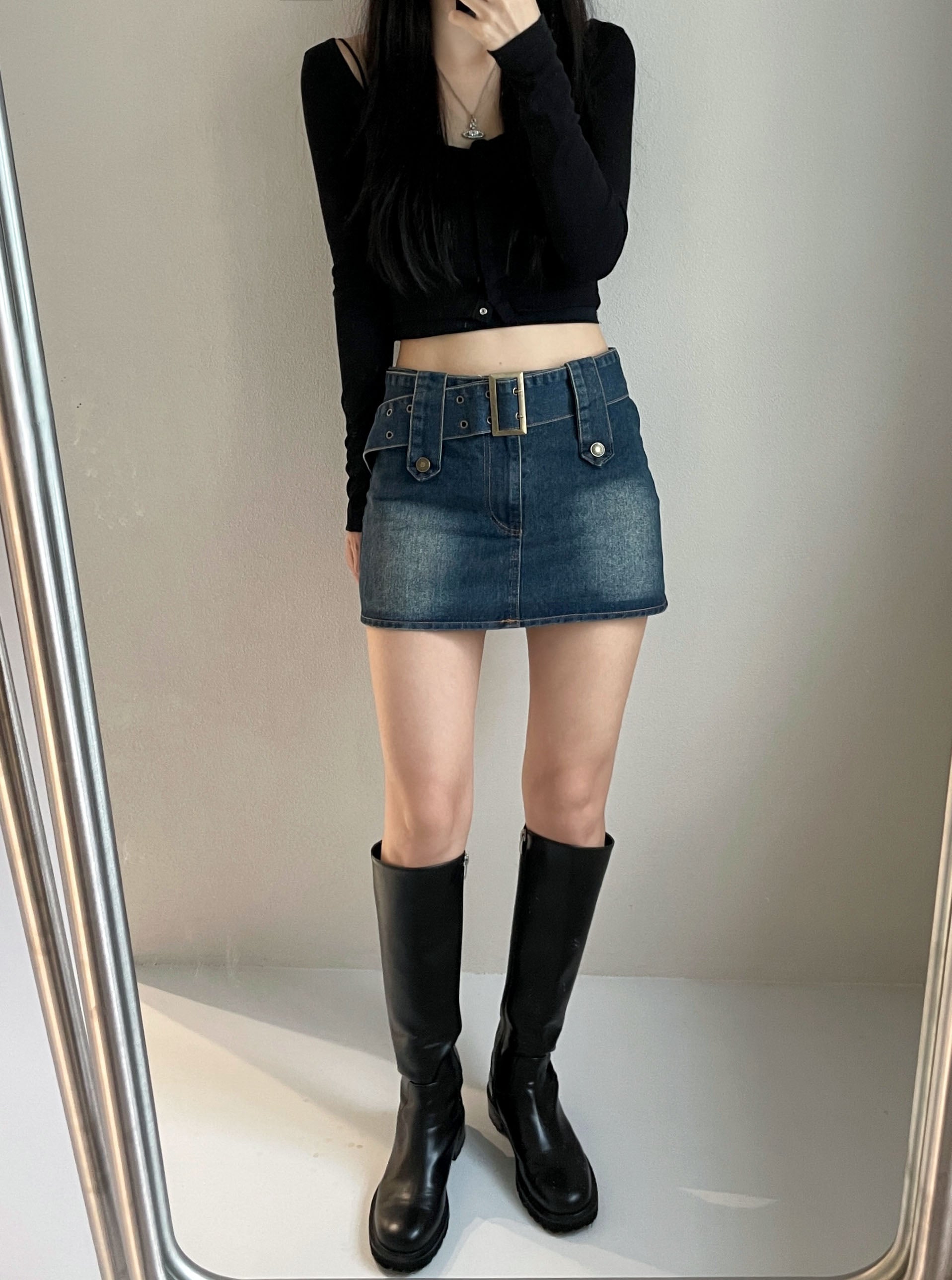 low-waist denim skirt