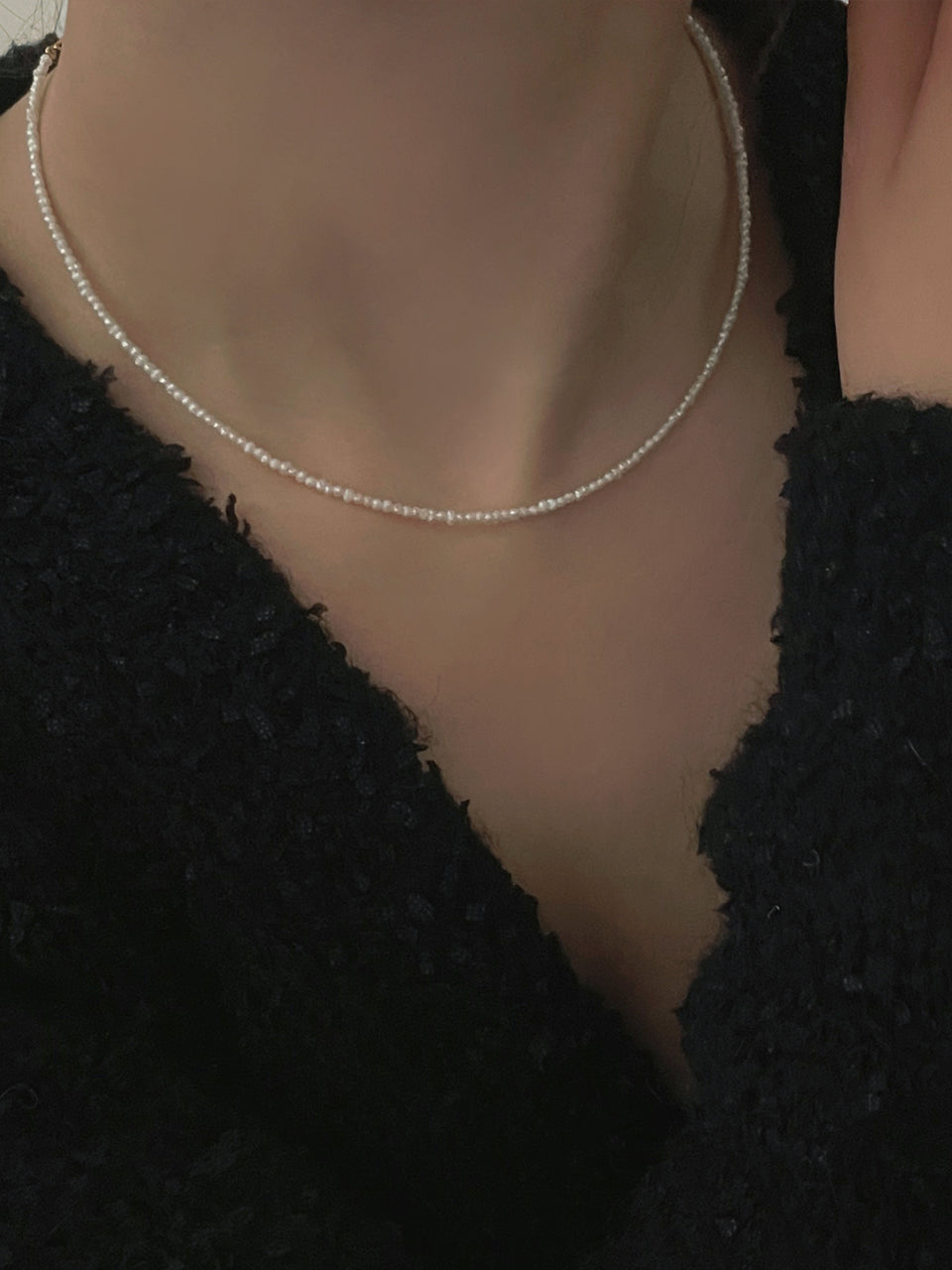 TINY PEARL NECKLACE