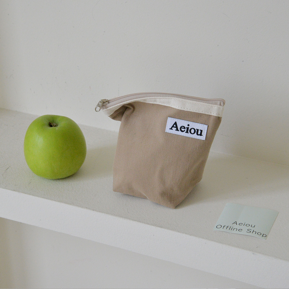 Aeiou Basic Pouch (M size) Soba