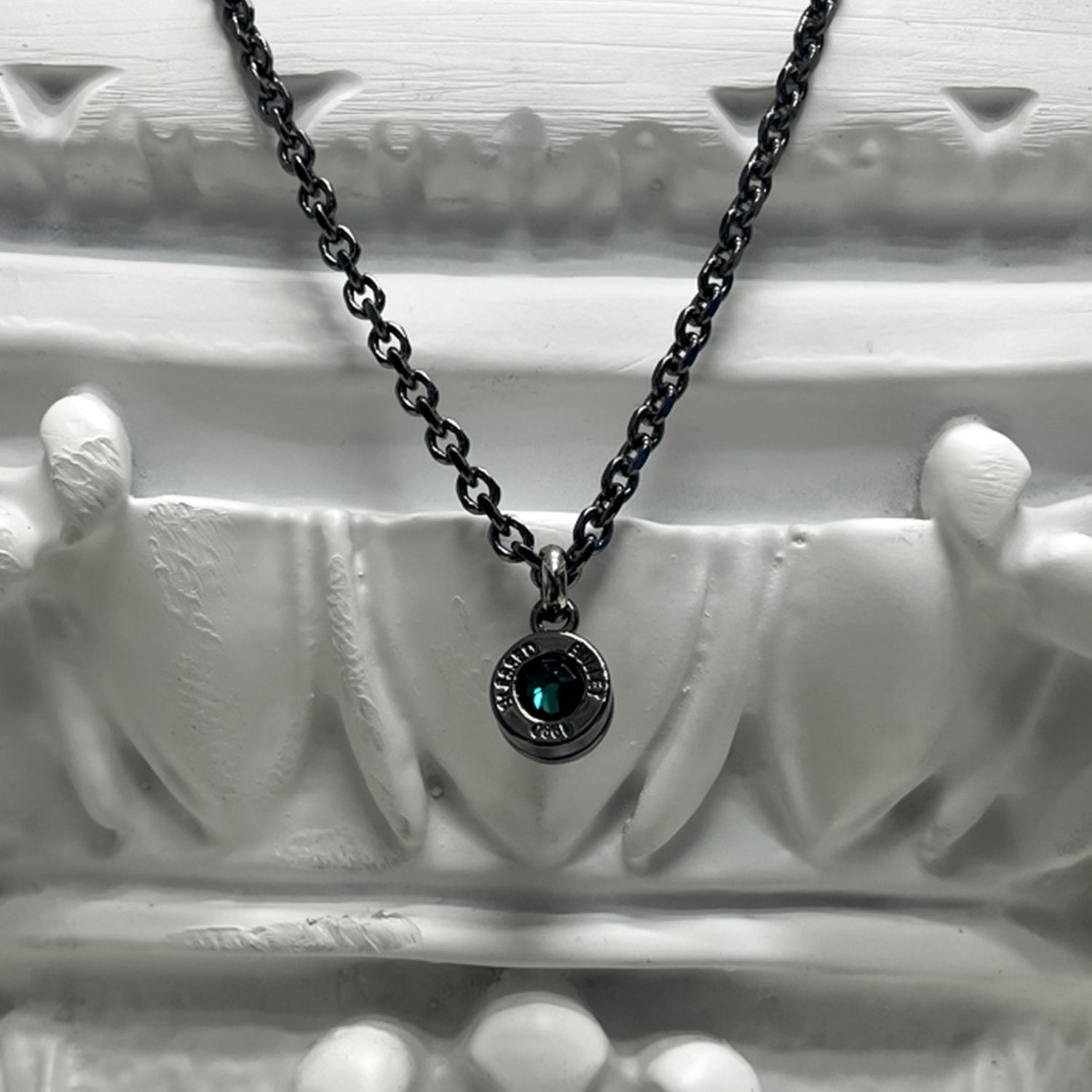 Bullet Back Necklace_black