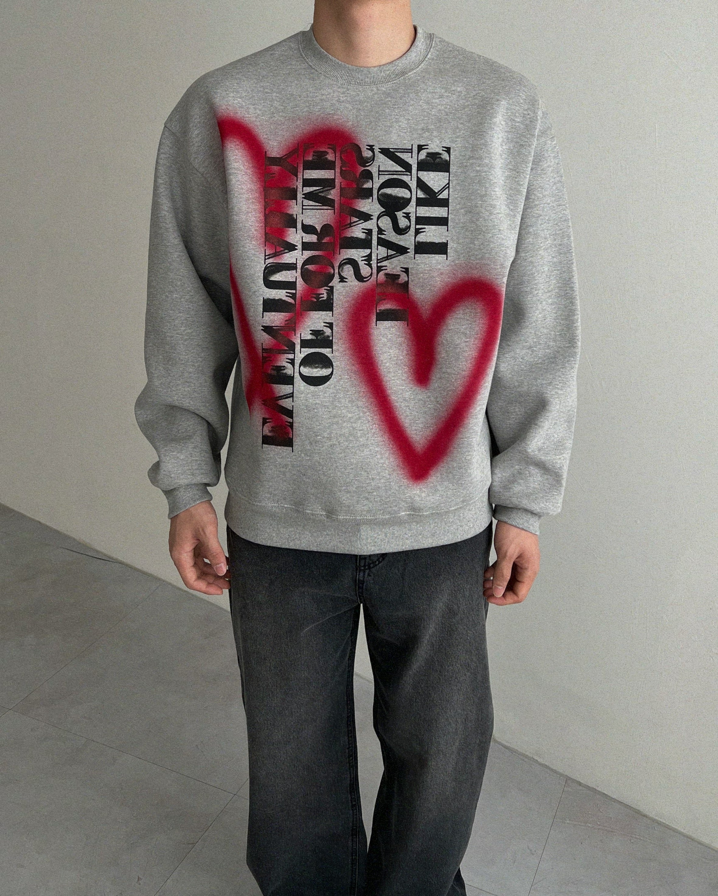 Vintage Heart Sweatshirt(3COLORS)