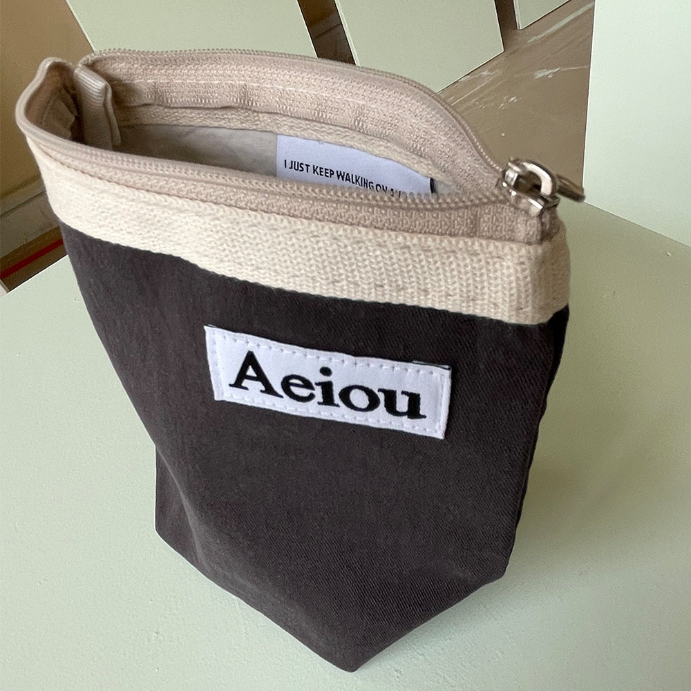 Aeiou Basic Pouch (M size) Ebony wood