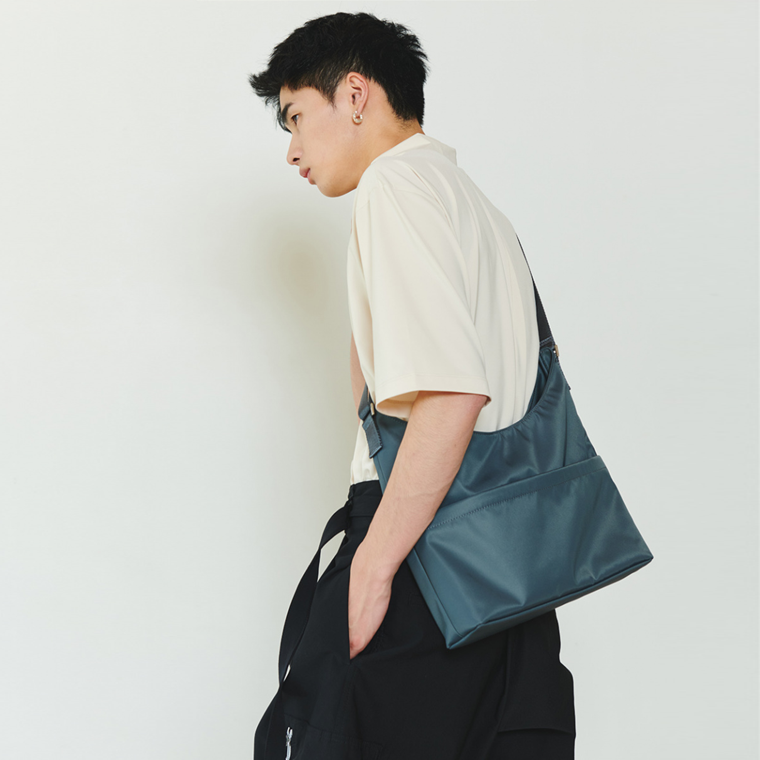 Ark Pocket Messenger Bag S (Grey)