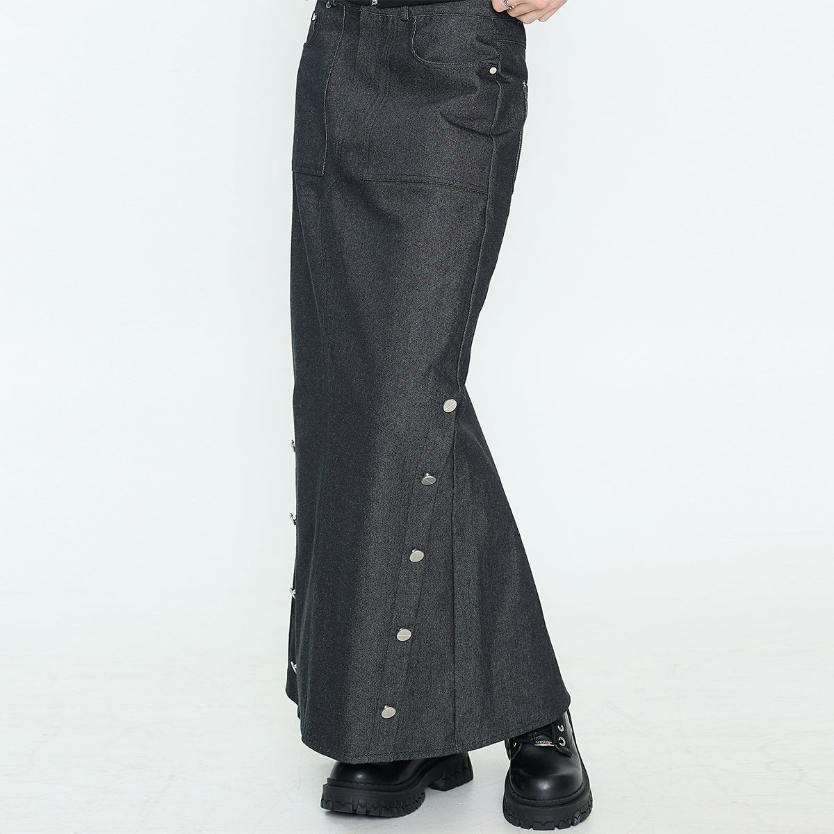 CH BUTTON SKIRT (BLACK)