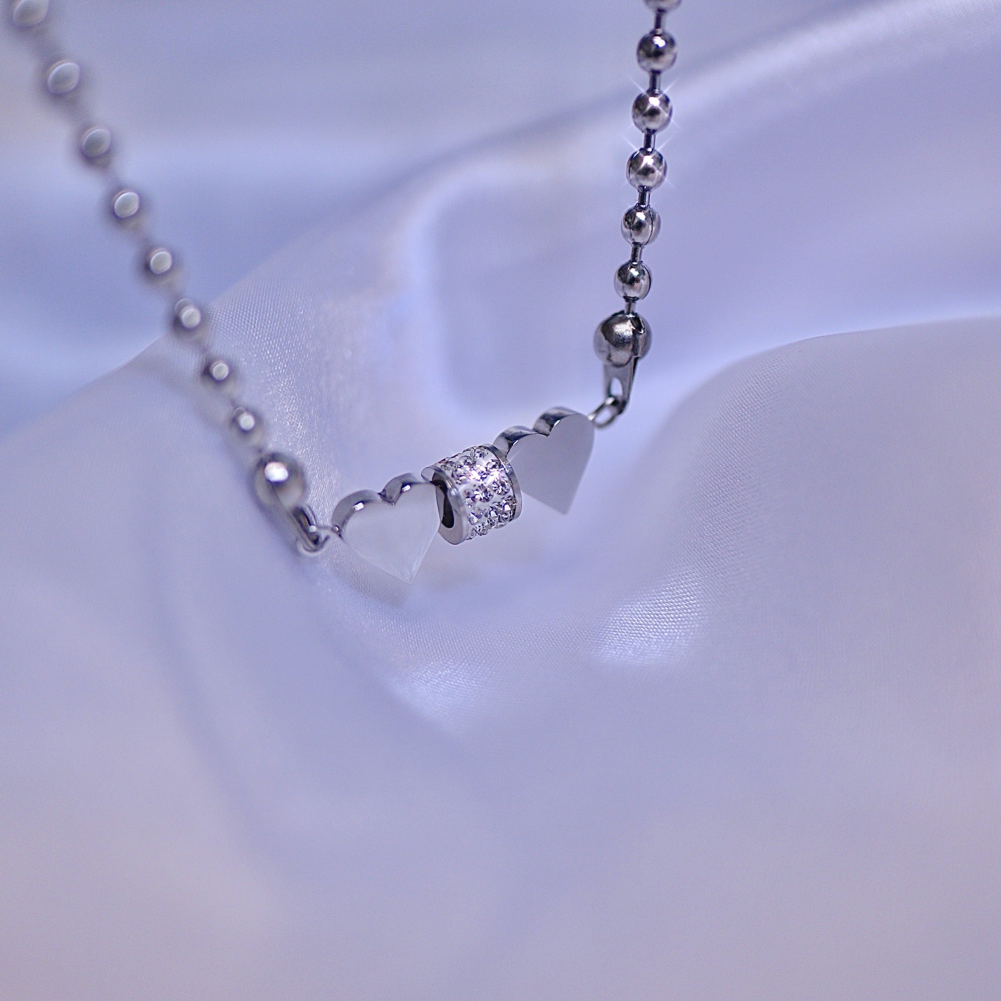 heart cubic choker