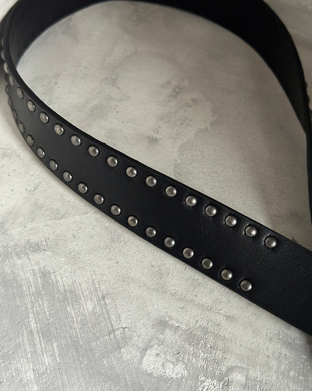 Stud Finger Leather Belt