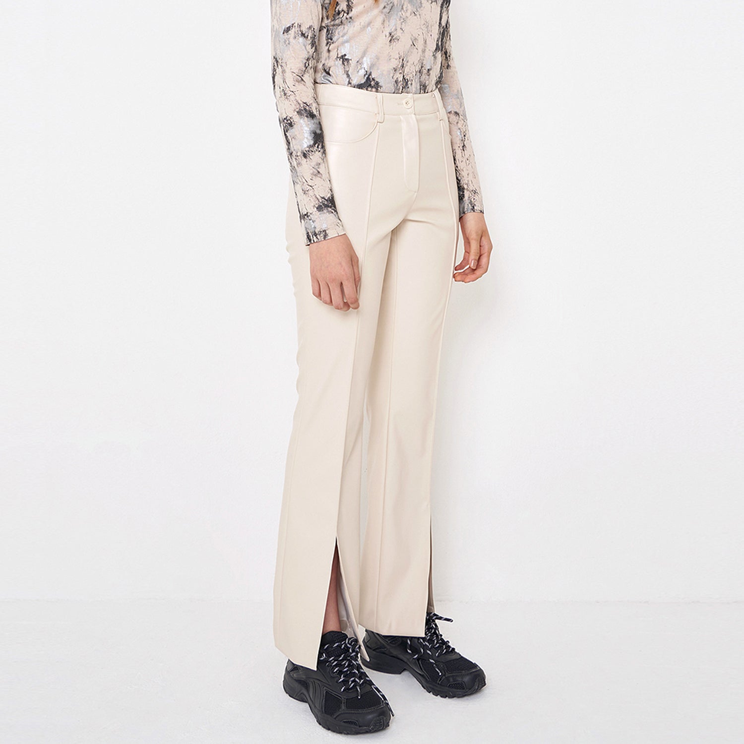 Faux-Leather Slit Trousers _ Ivory