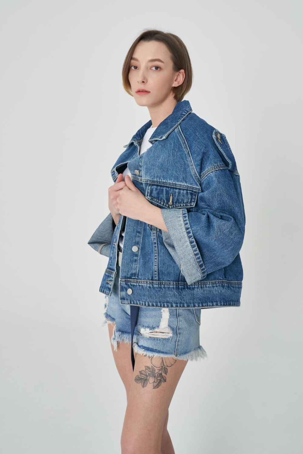 OVER FIT SHOULDER STRAP DENIM JACKET [6896]