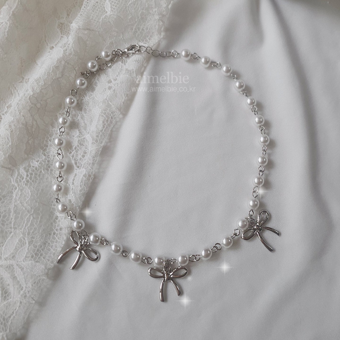 Three Ribbons Pearl Choker Necklace - Silver Color