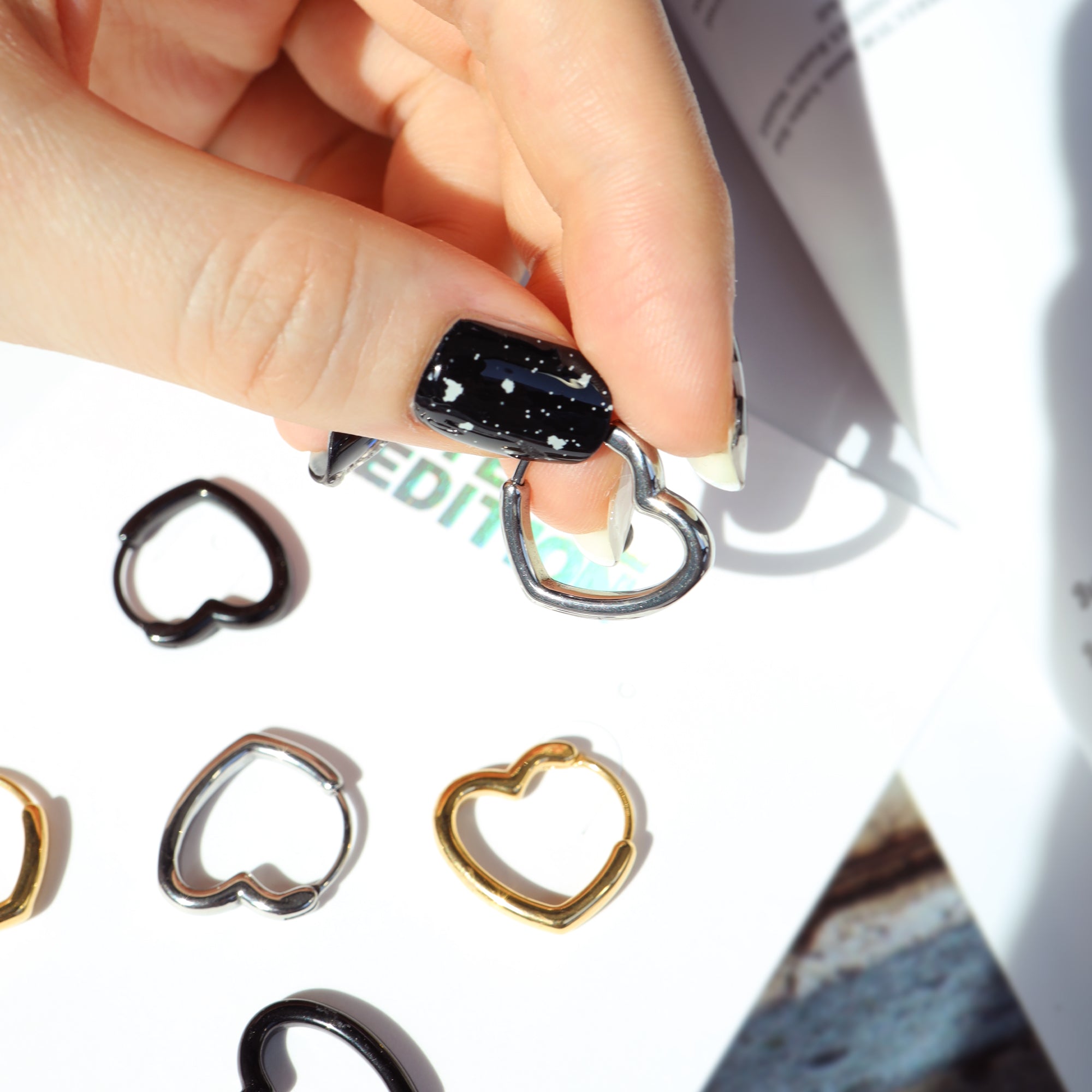 One-touch heart ring piercing
