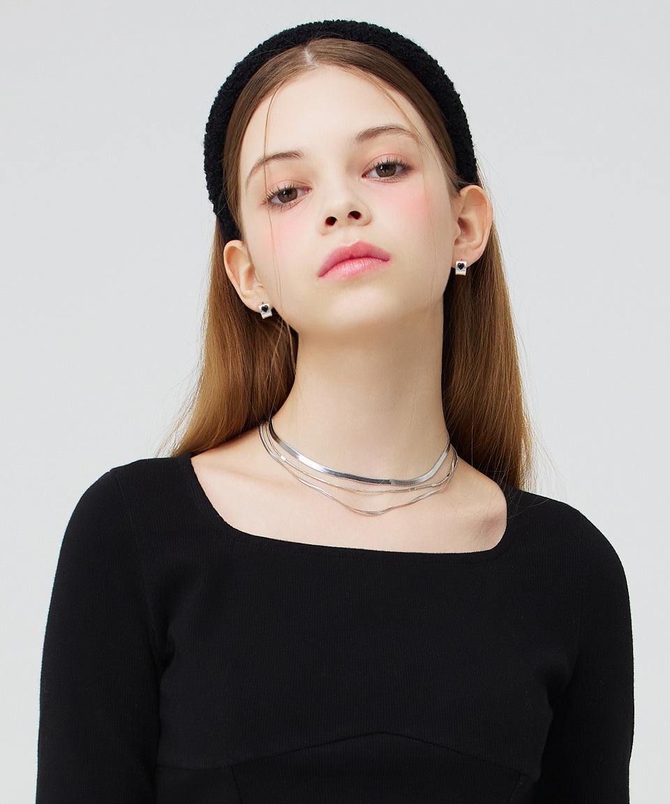 SQUARE NECK LONG SLEEVE CROP TOP _ BLACK