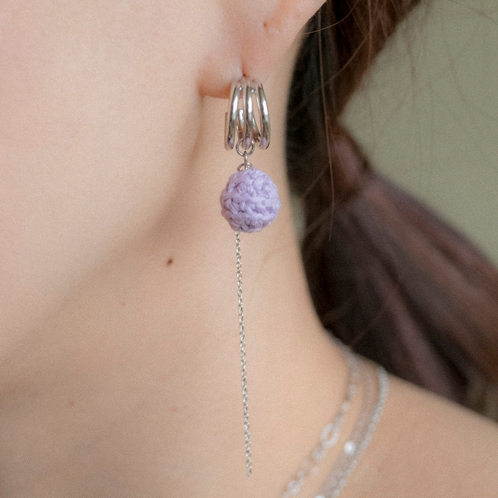 3 line curve pearl and knitball earring