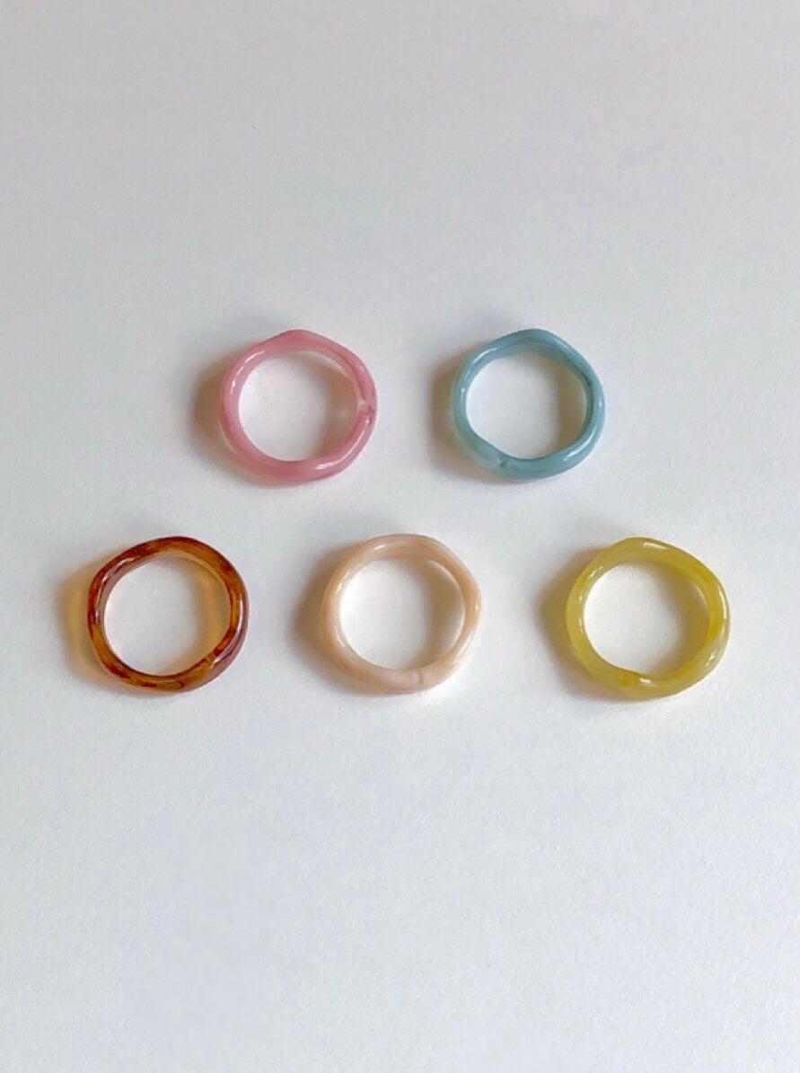 Color Wave Acrylic Rings (5 Colors)