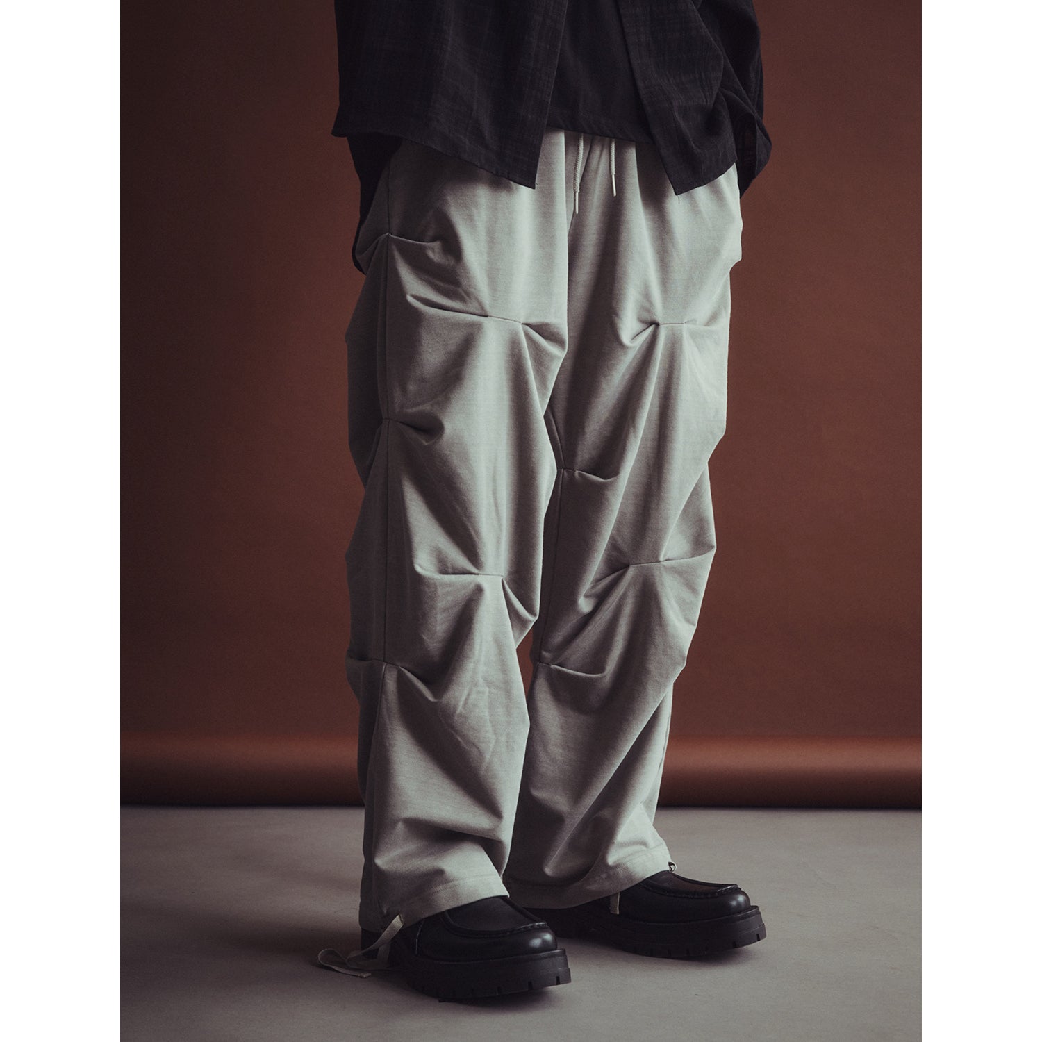 PIGMENT WASHED CREASE PANTS_GR