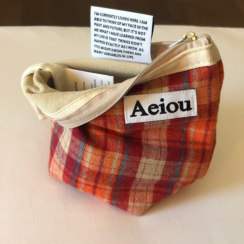 Aeiou Basic Pouch (M size) Pepperoni Check