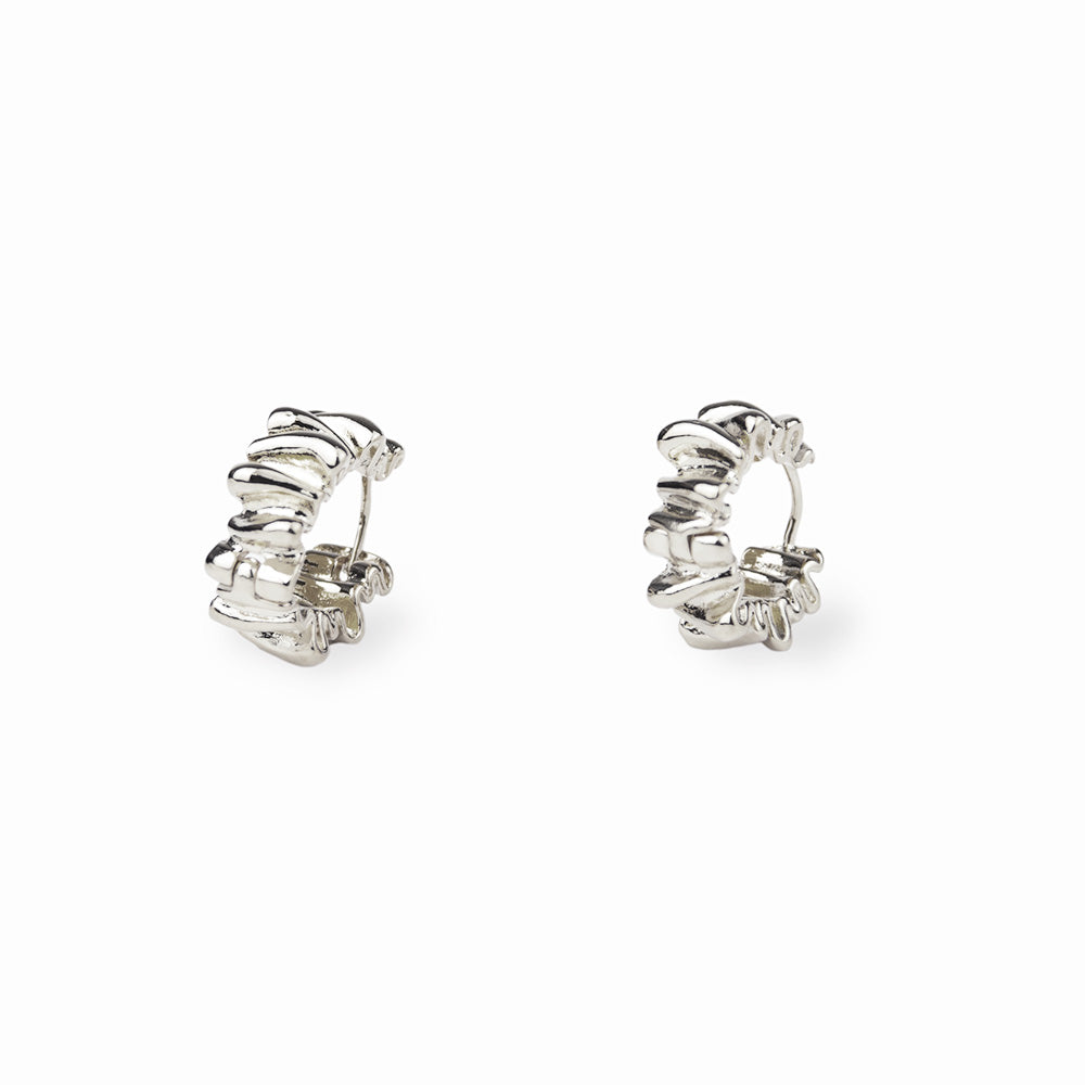 Shirring Hug Earrings