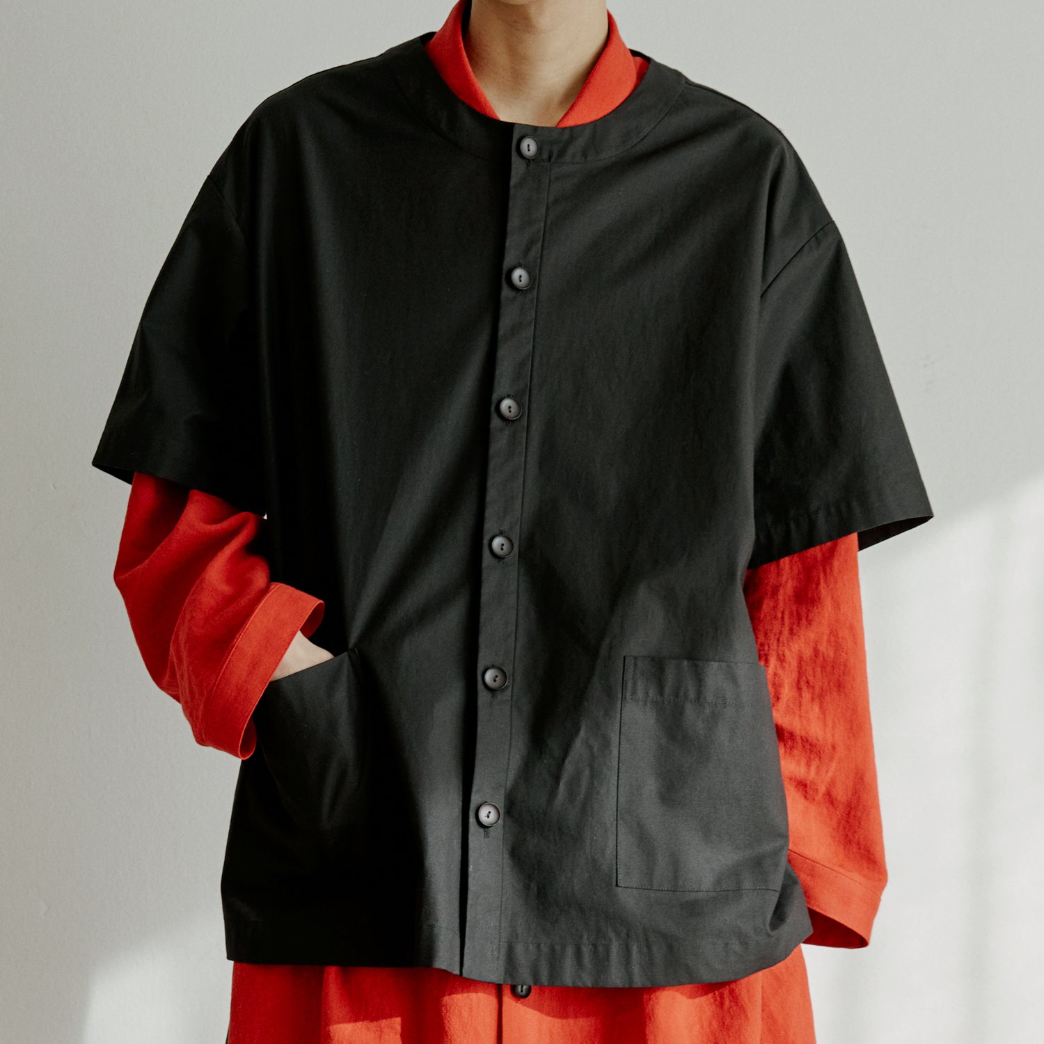 unisex round half shirts jacket black