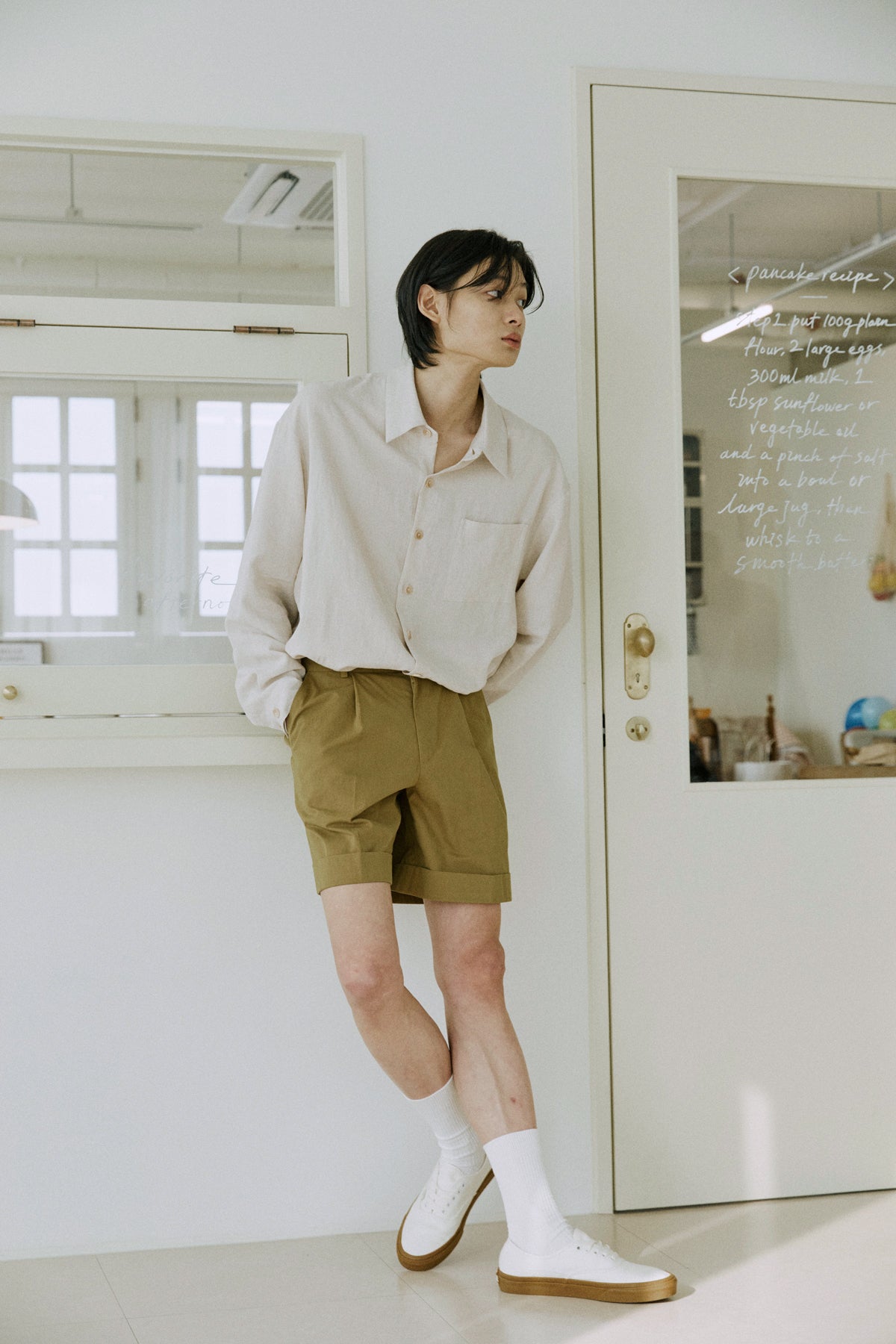 unisex cuff half pants beige