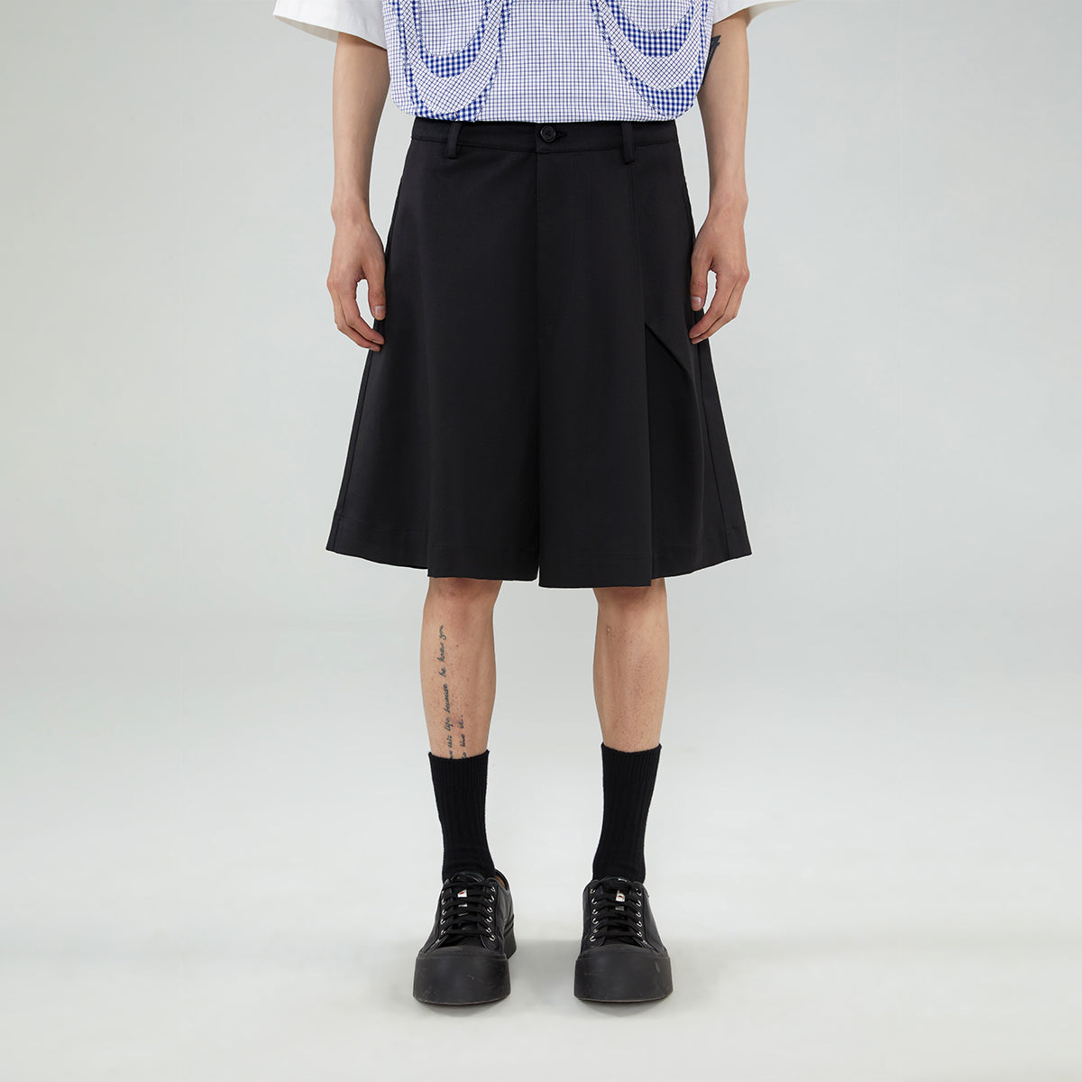 FMACM 23SS Cubic Pleated Loose Shorts