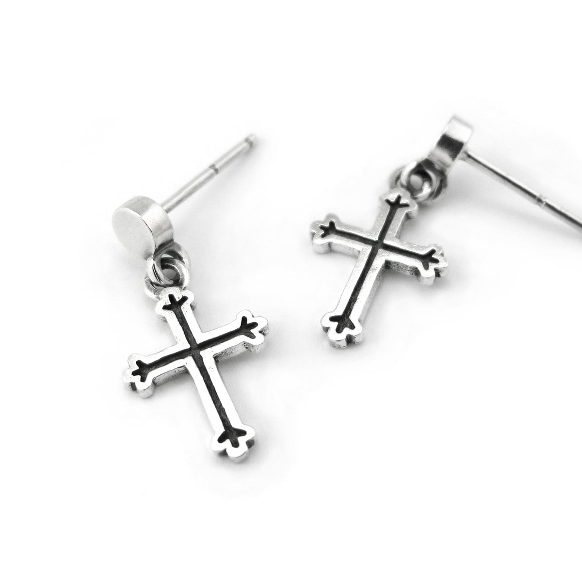 Grapevine-D1 cross silver earring