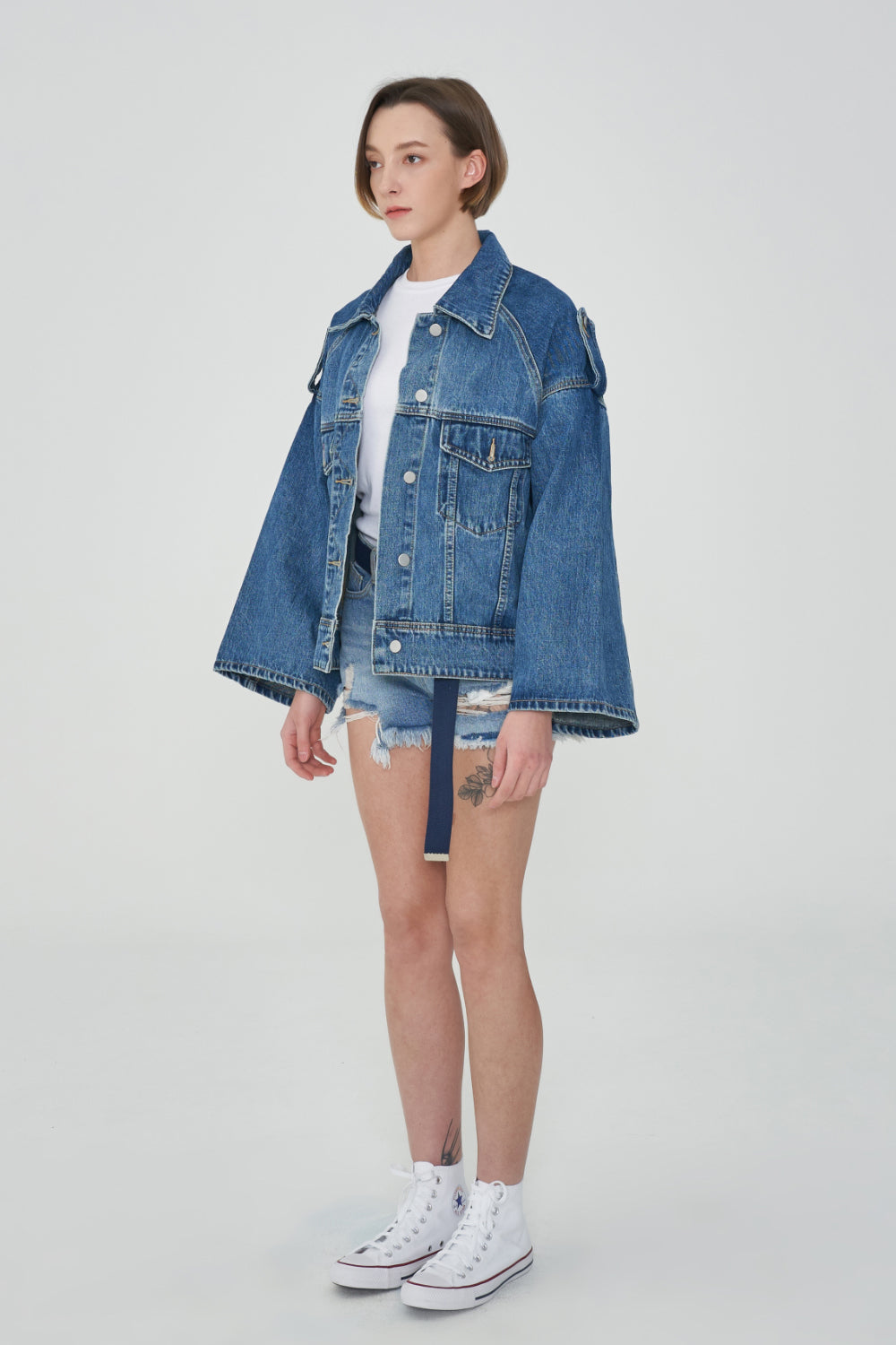 OVER FIT SHOULDER STRAP DENIM JACKET [6896]