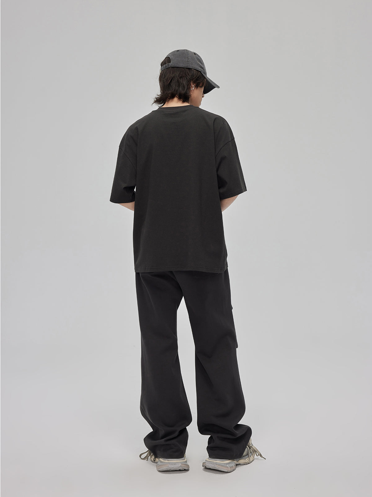 three-dimensional pleated sweatpants