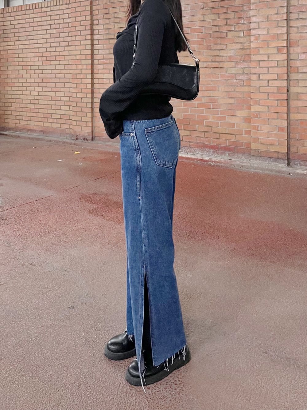 WIDE FIT SLIT MEDIUM BLUE DENIM PANTS [16634]