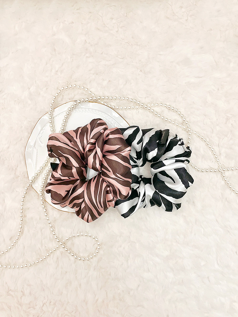 Zebra Satin Scrunchie (2color)