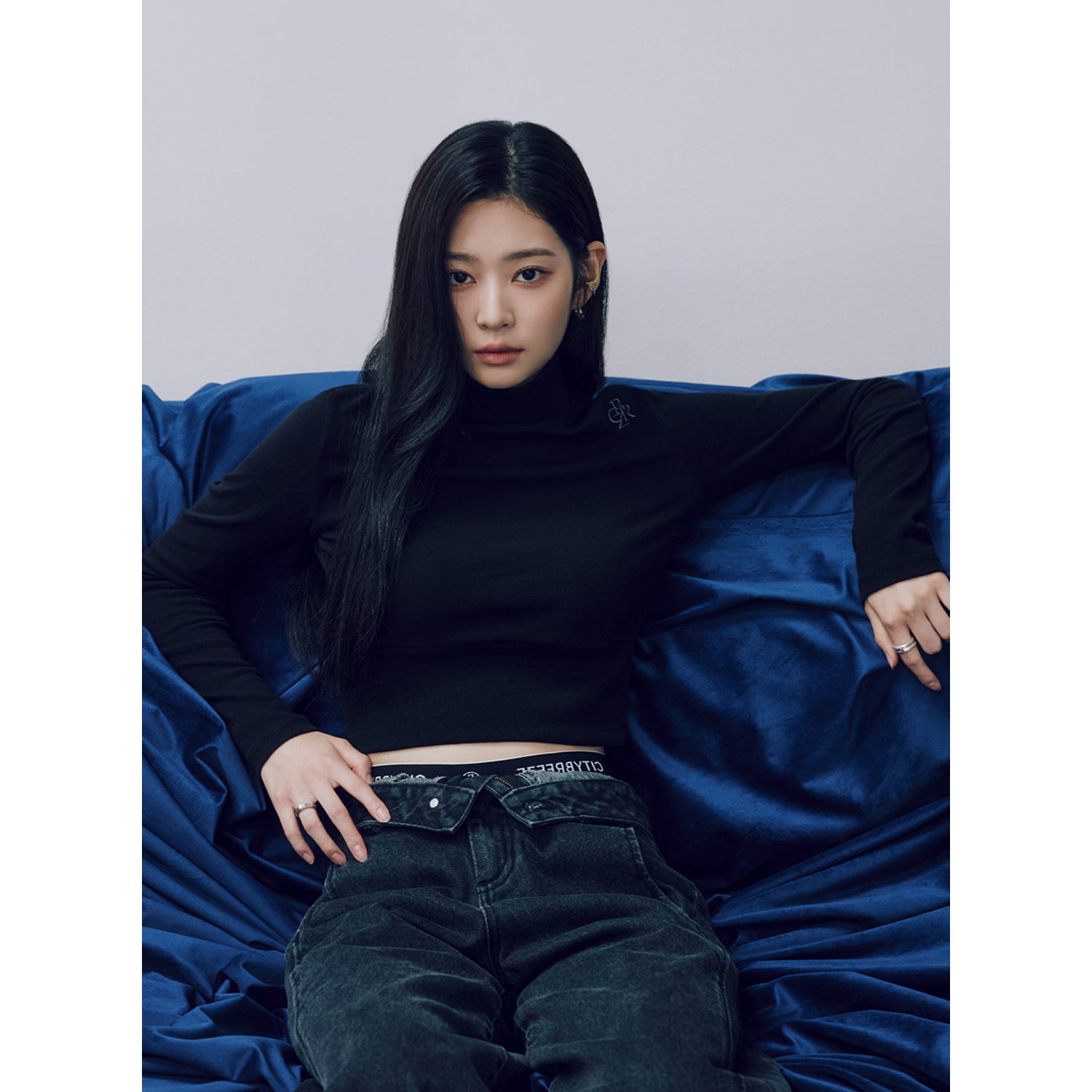 LOGO EMBROIDERY CROP TURTLENECK T-SHIRT_BLACK