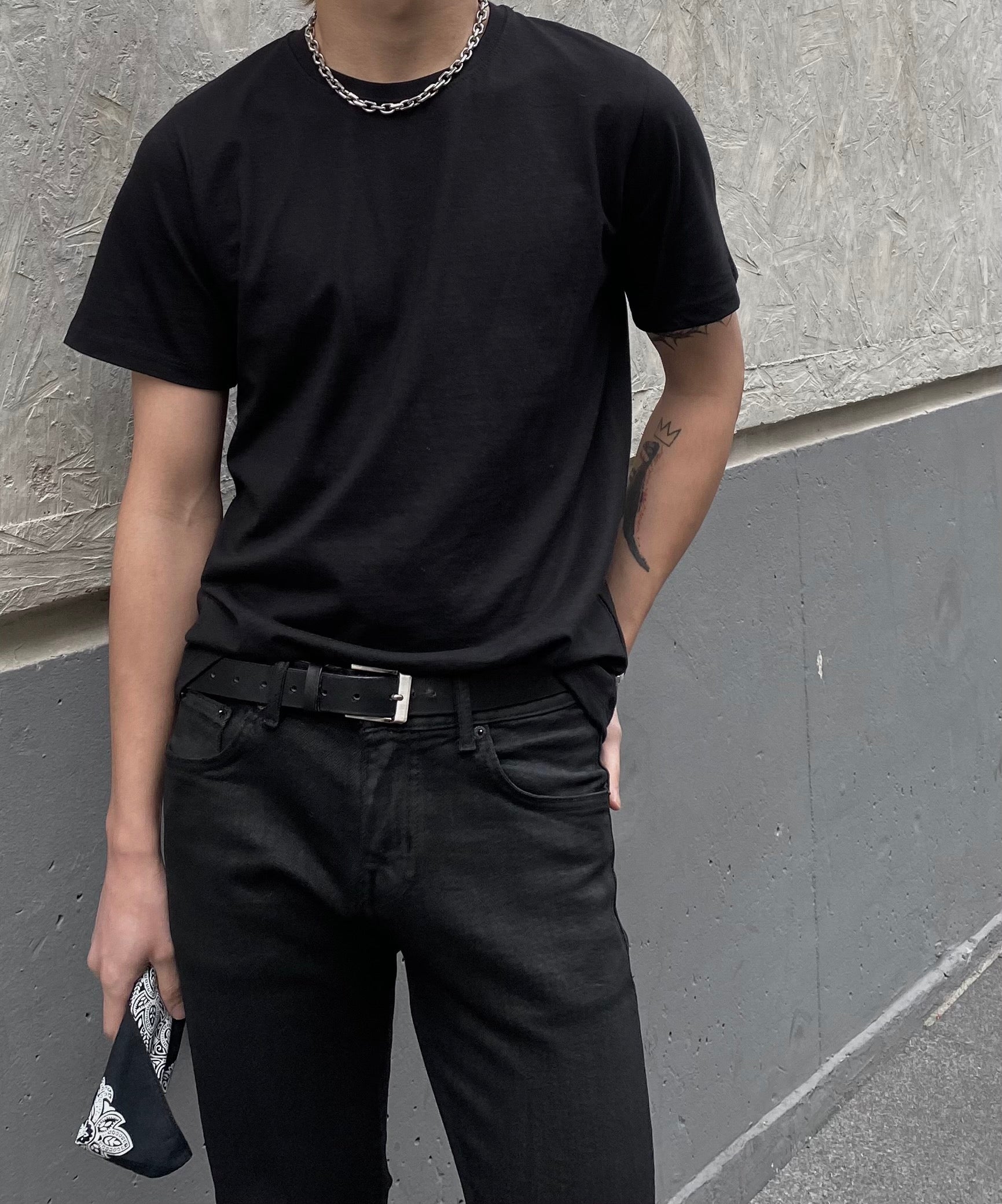 slim fit half t-shirt (black)