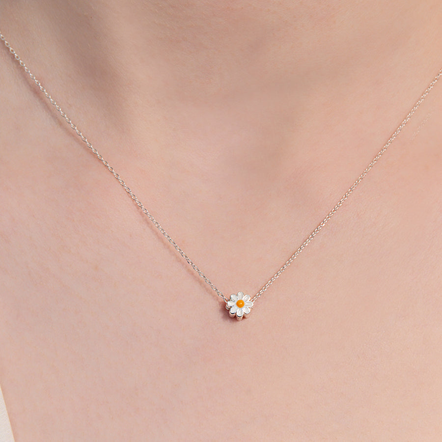 yellow daisy necklace