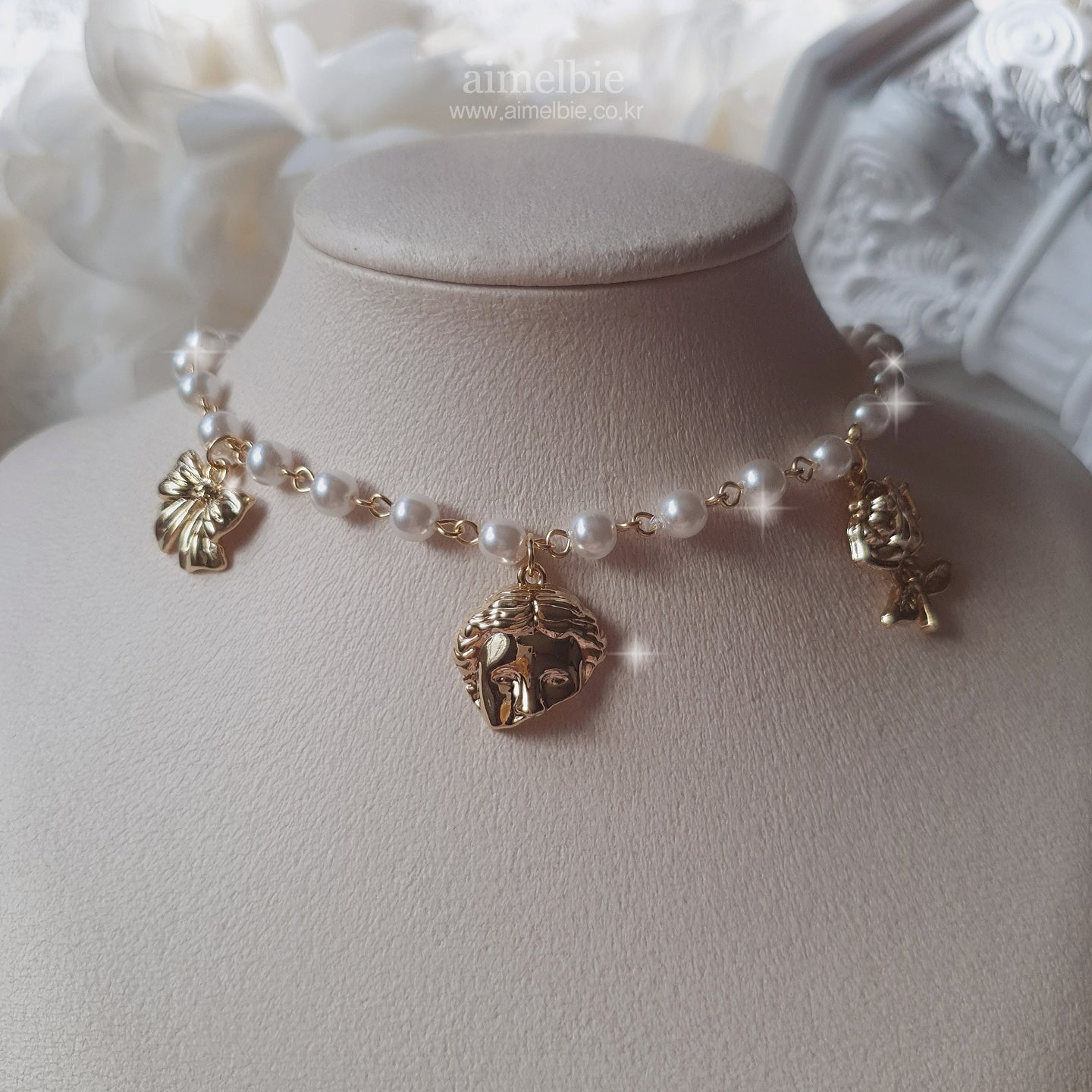 Darling Venus Pearl Choker Necklace