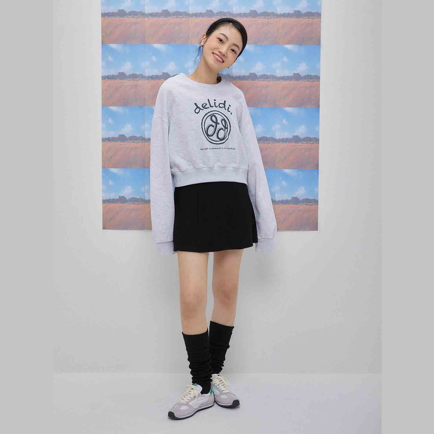 Cheerful logo short sweat shirt