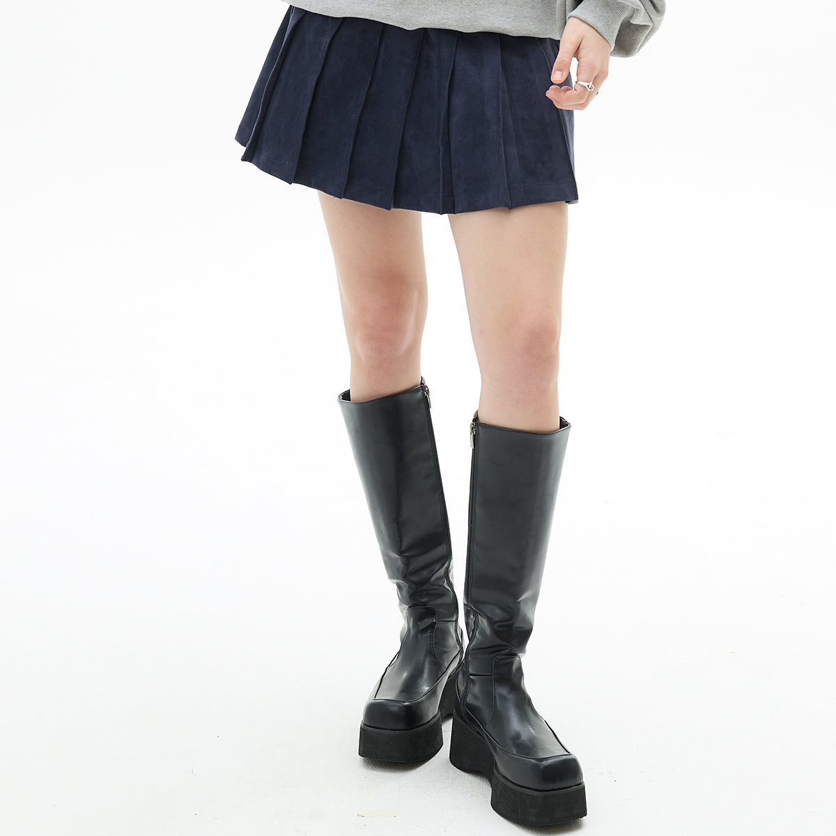 VL SUEDE PLEATS SKIRT (NAVY)