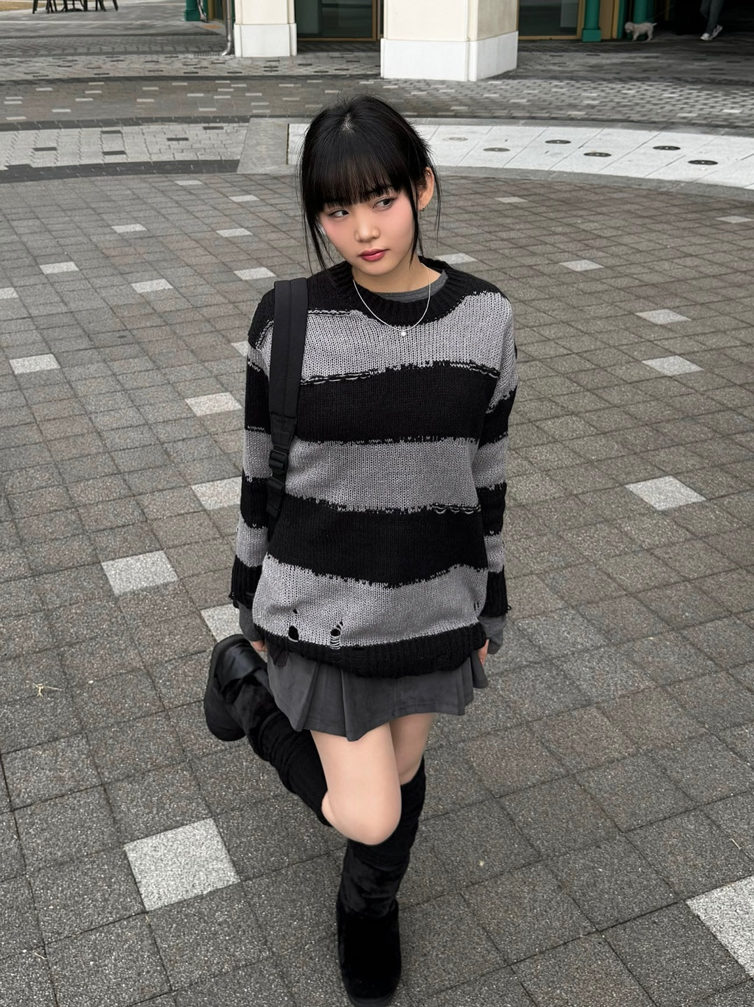 Damage stripe knitwear