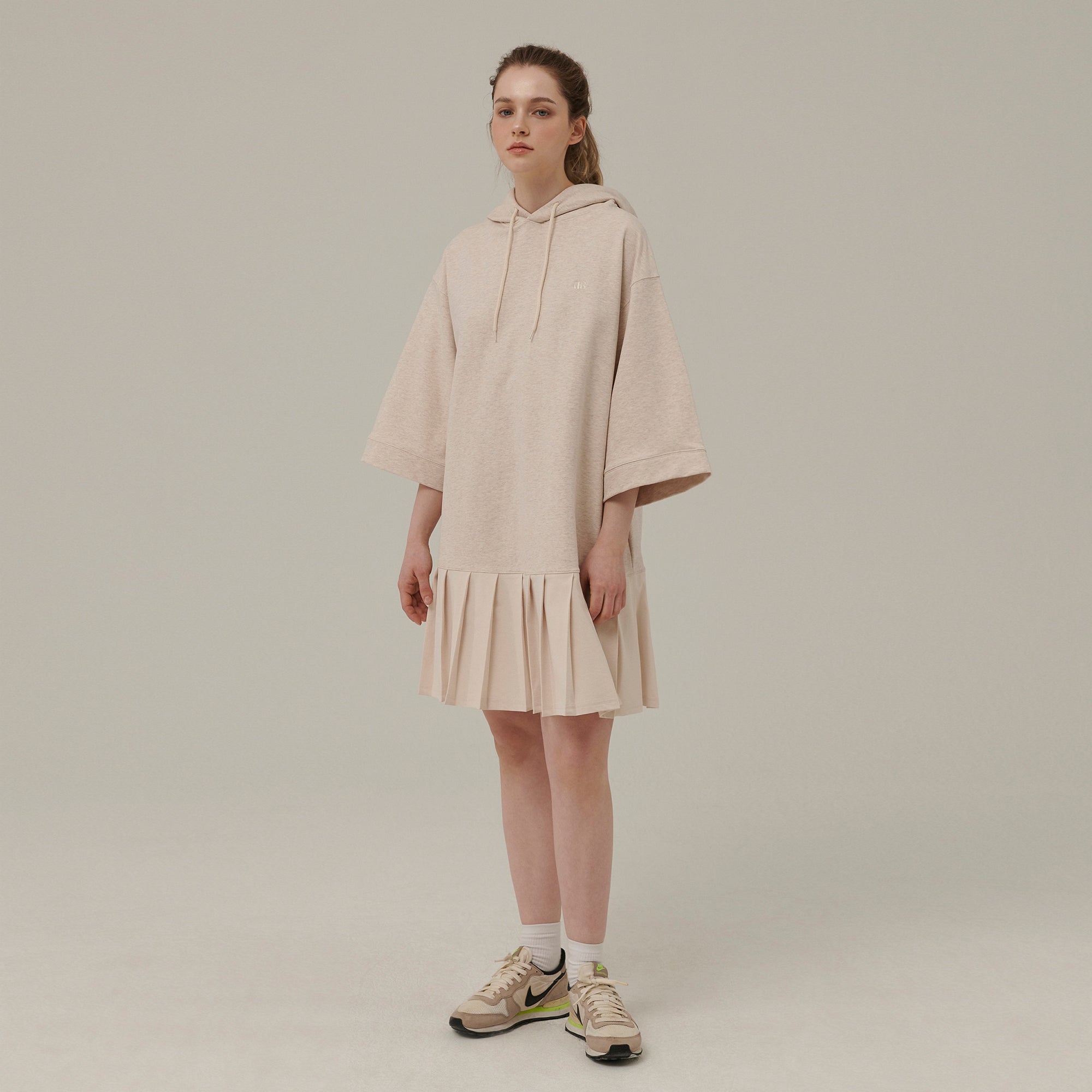 PLEATS HOOD JERSEY DRESS_OATMEAL