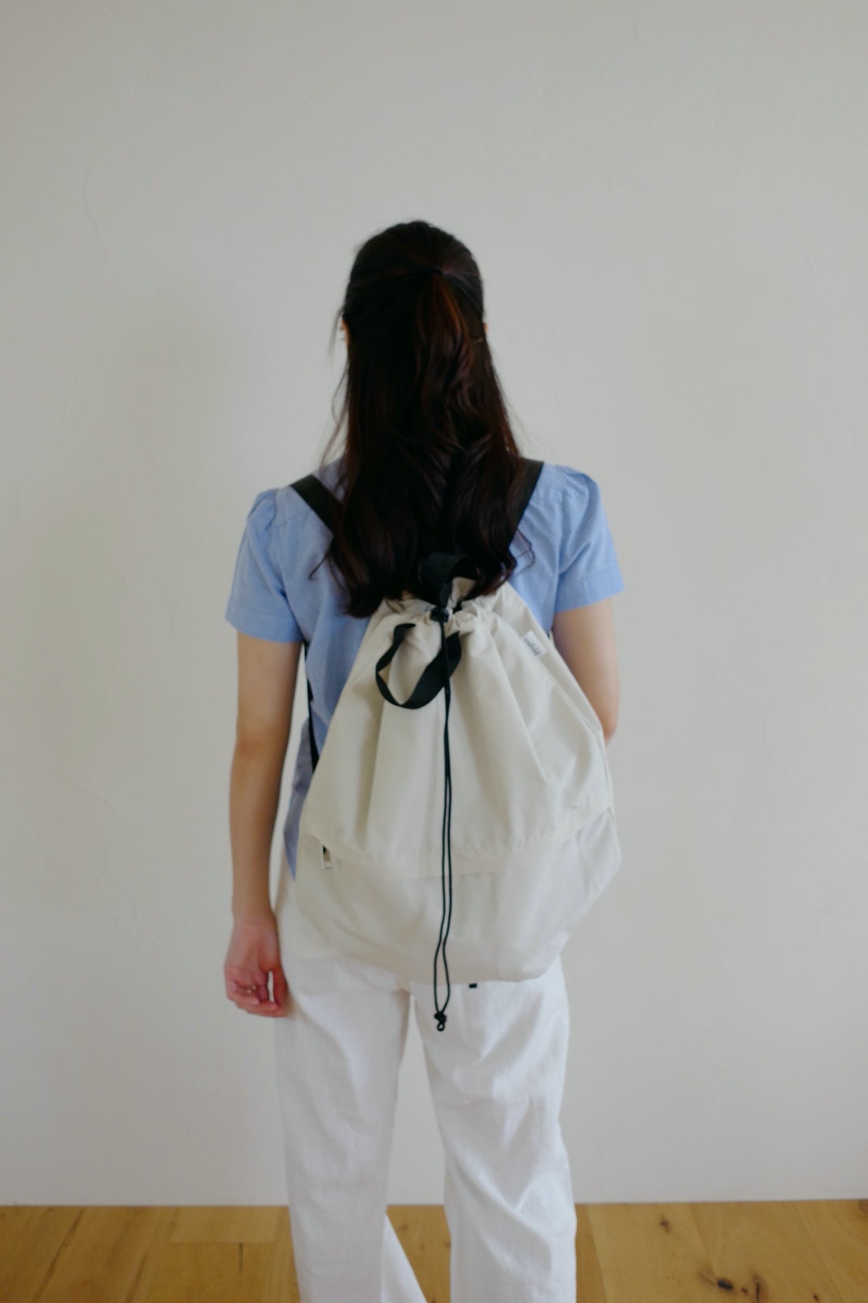 String backpack (Ivory)