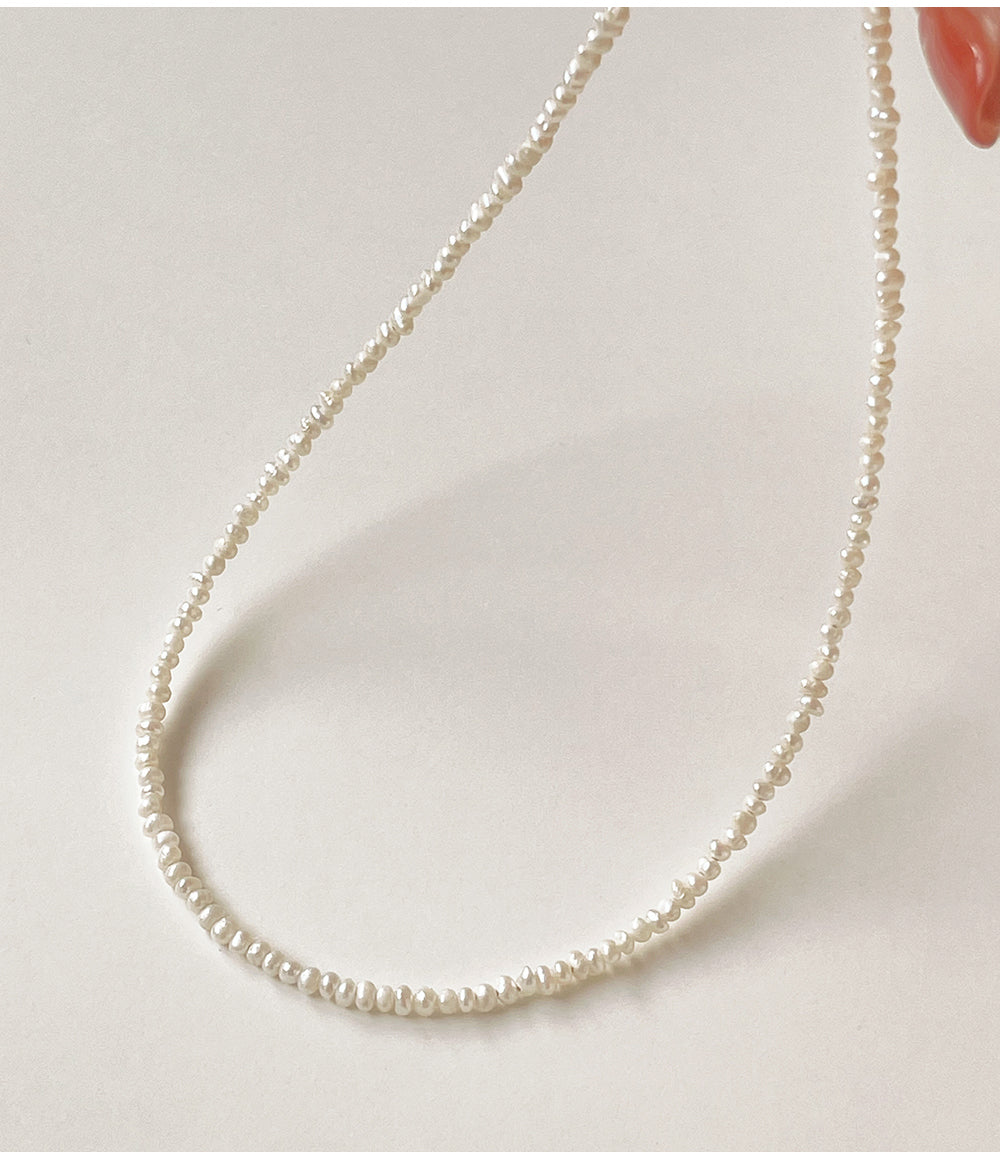 TINY PEARL NECKLACE