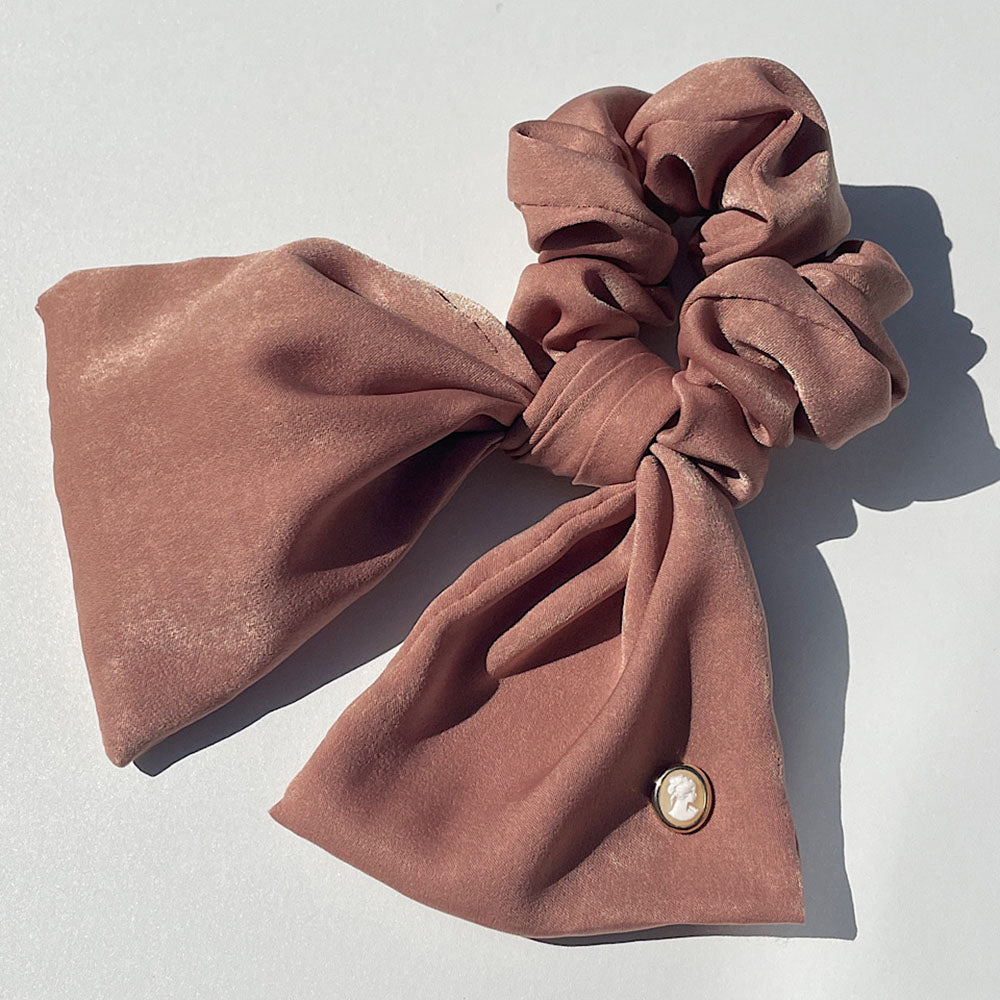 Vintage Mood Cameo Satin Ruffle Scrunchie [Brick Beige]