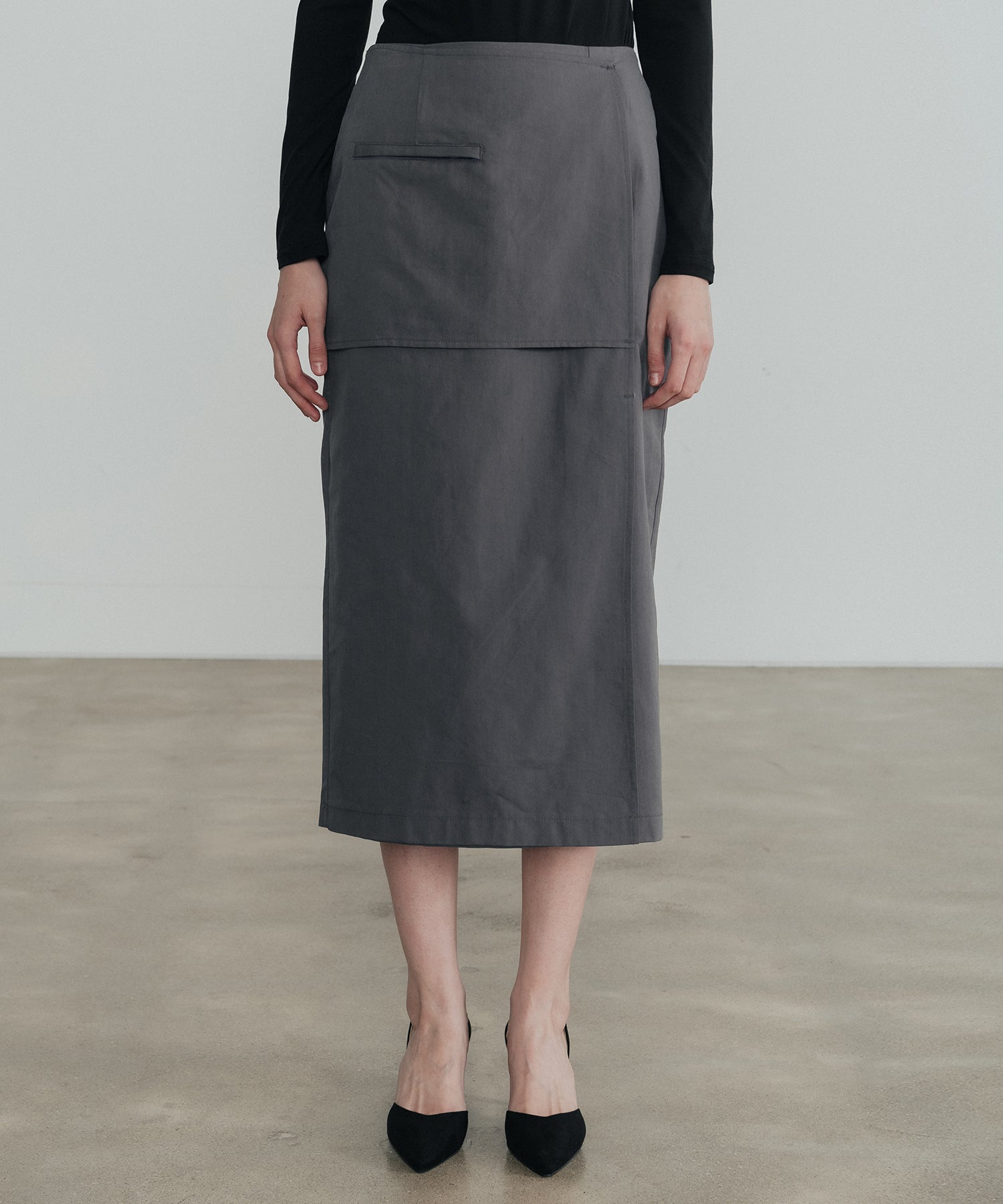 Classic pocket maxi cutting skirt_Charcoal