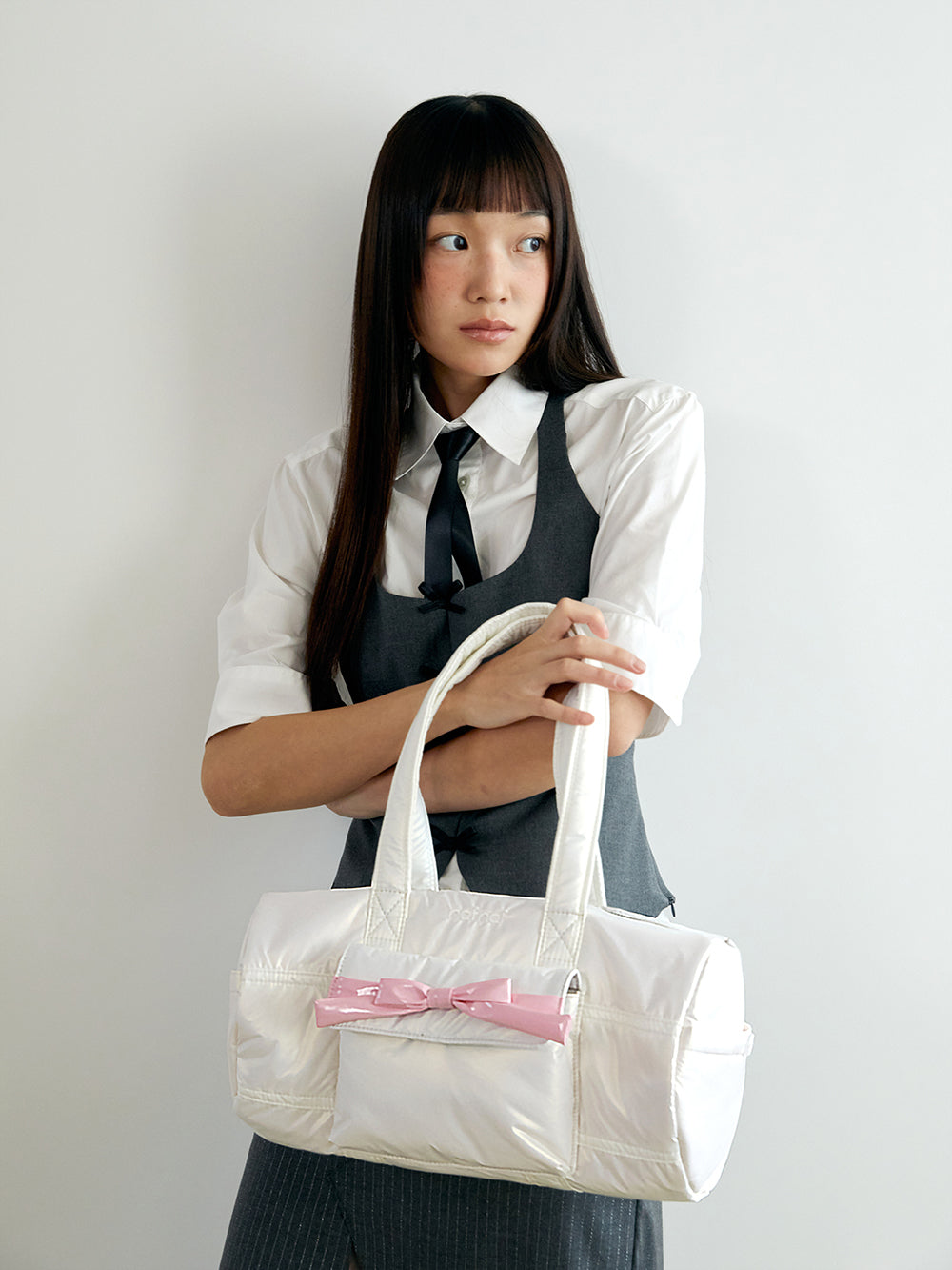 glossy ribbon duffle bag_white