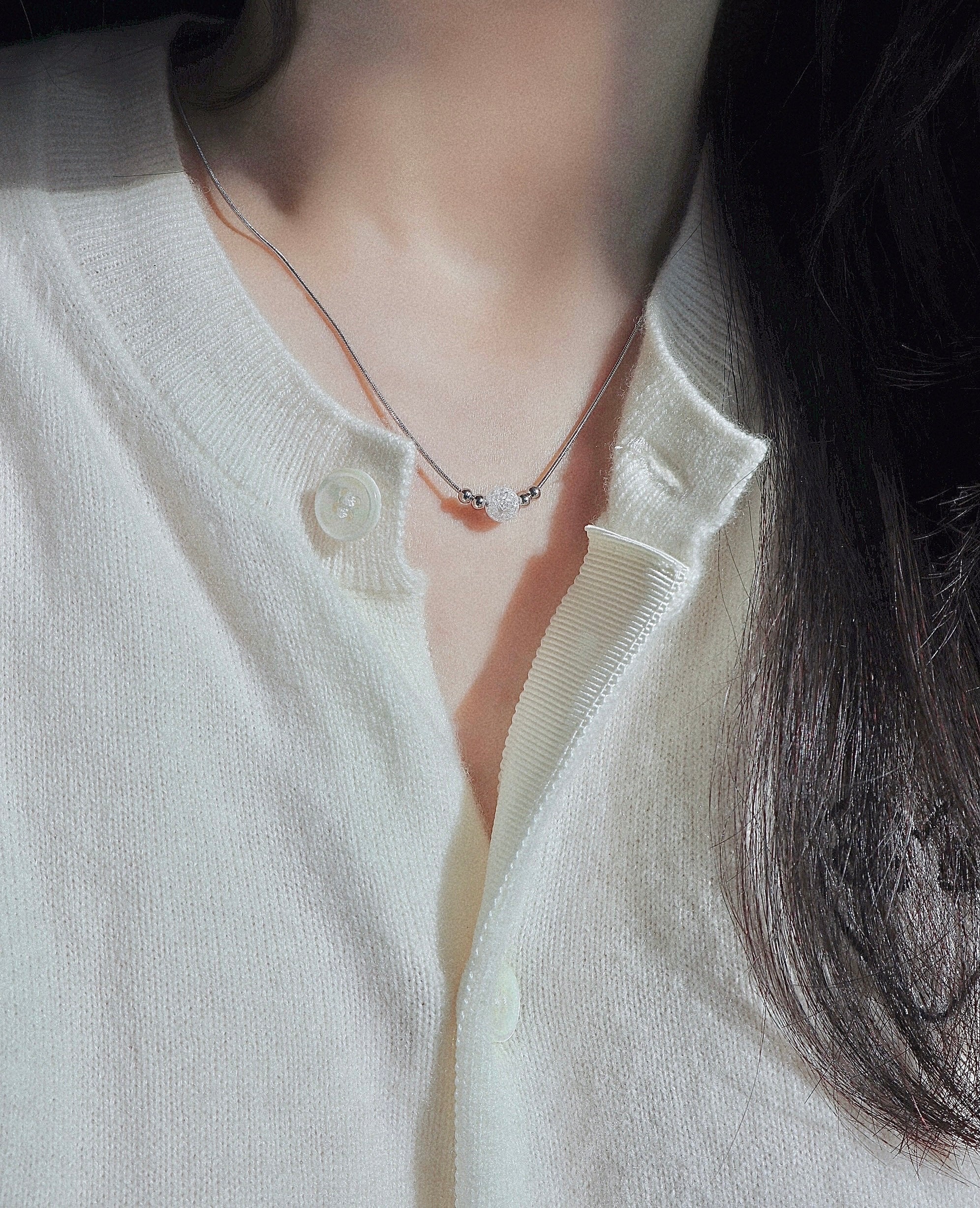 Simple crack crystal necklace