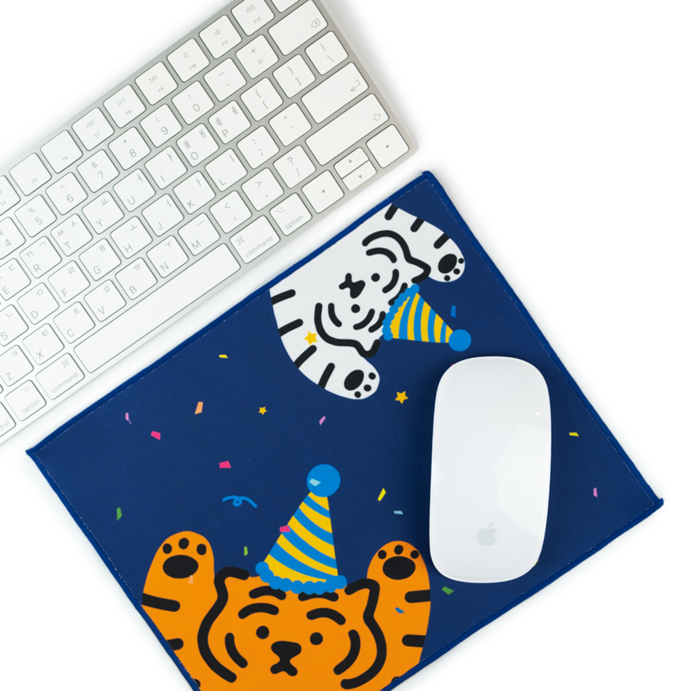 PARTY TIGER MOUSE PAD