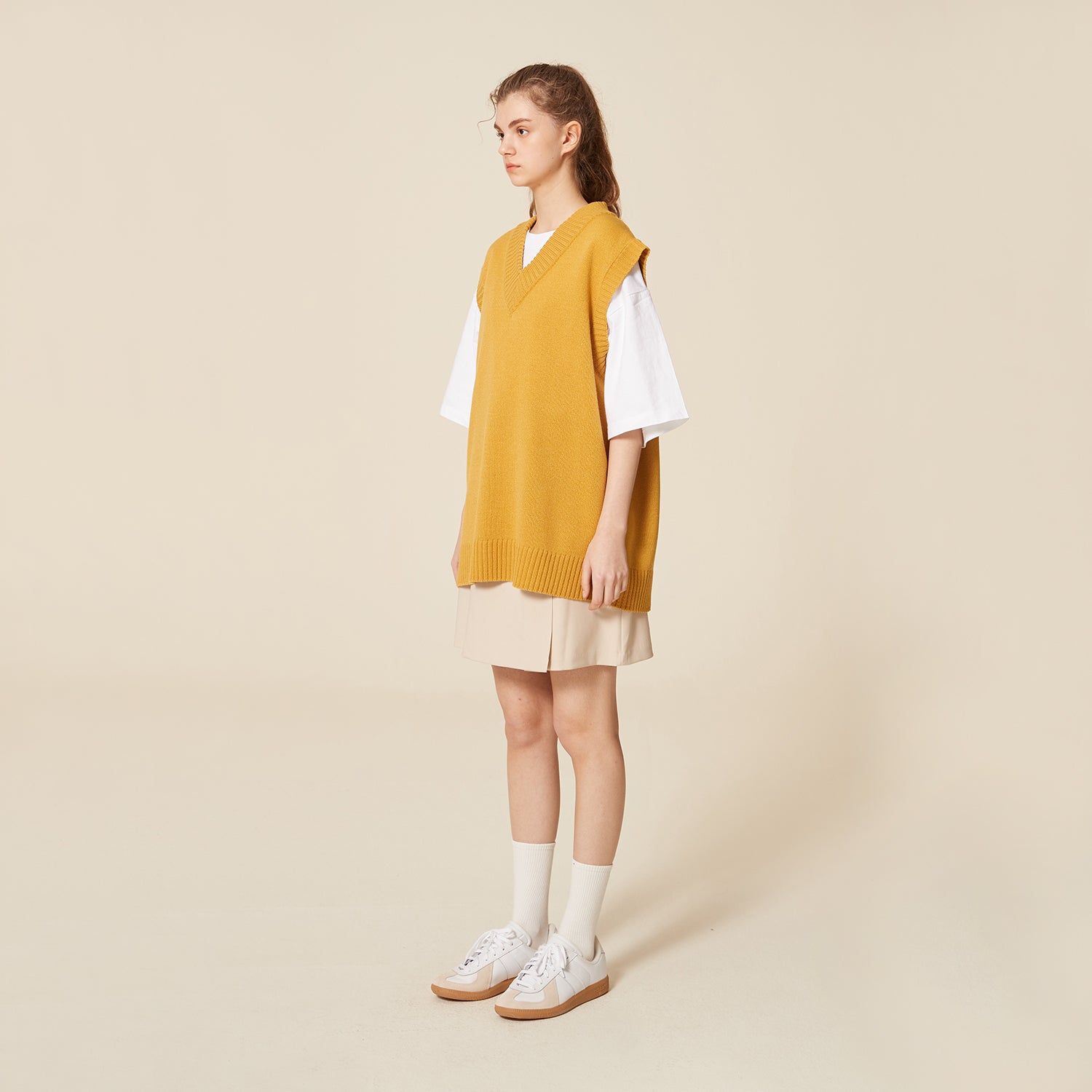 V NECK KNIT VEST_MUSTARD