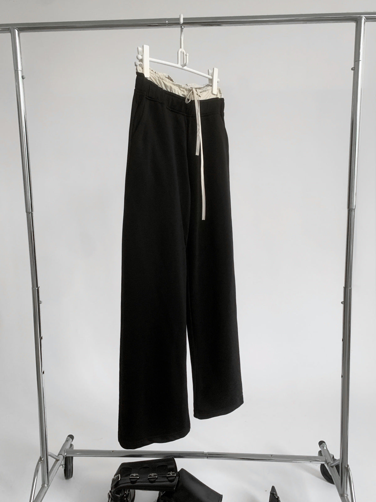 Layered banding black wide pants