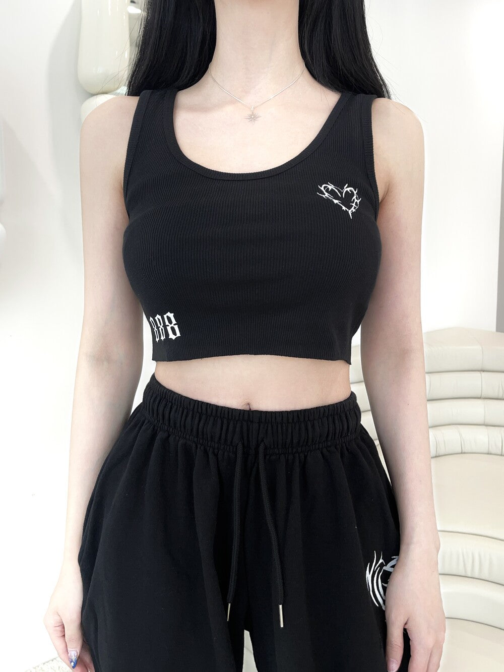 845. Heart crop sleeveless (2color)