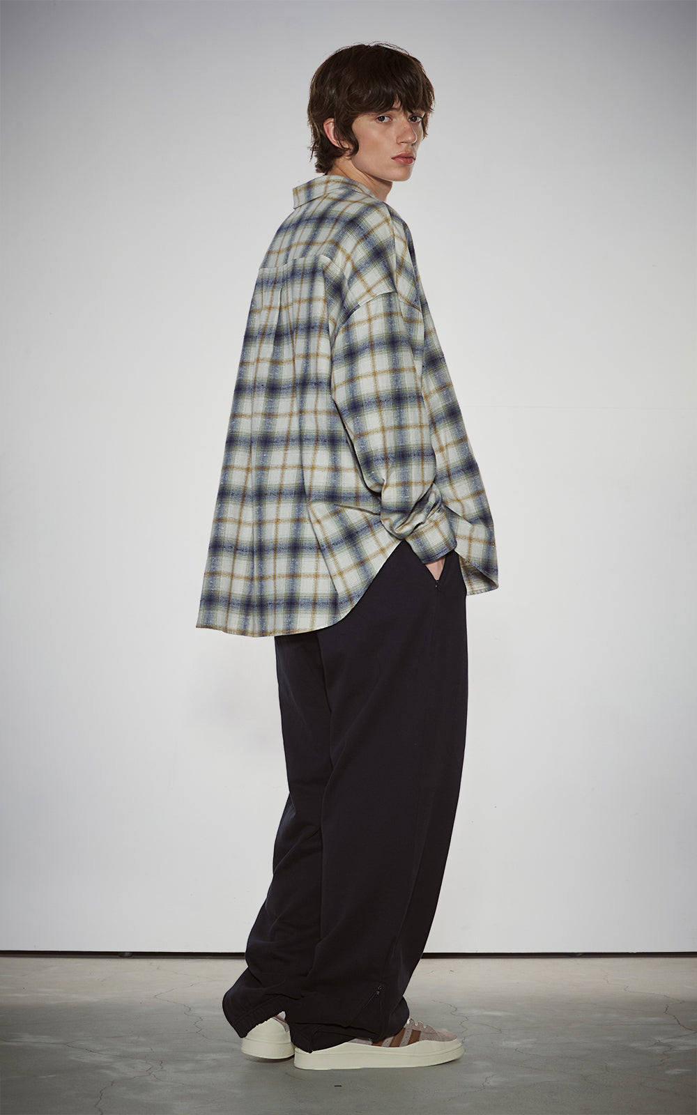 ROUNDED COLLAR CHECK SHIRT_IVORY