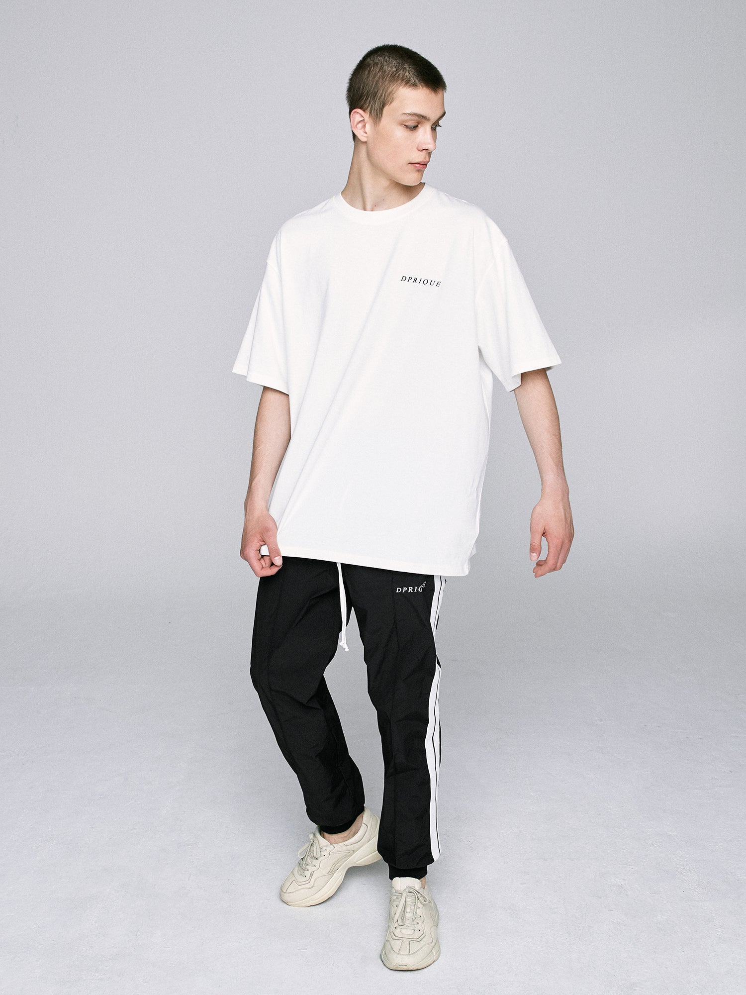 LOGO T-SHIRT - WHITE