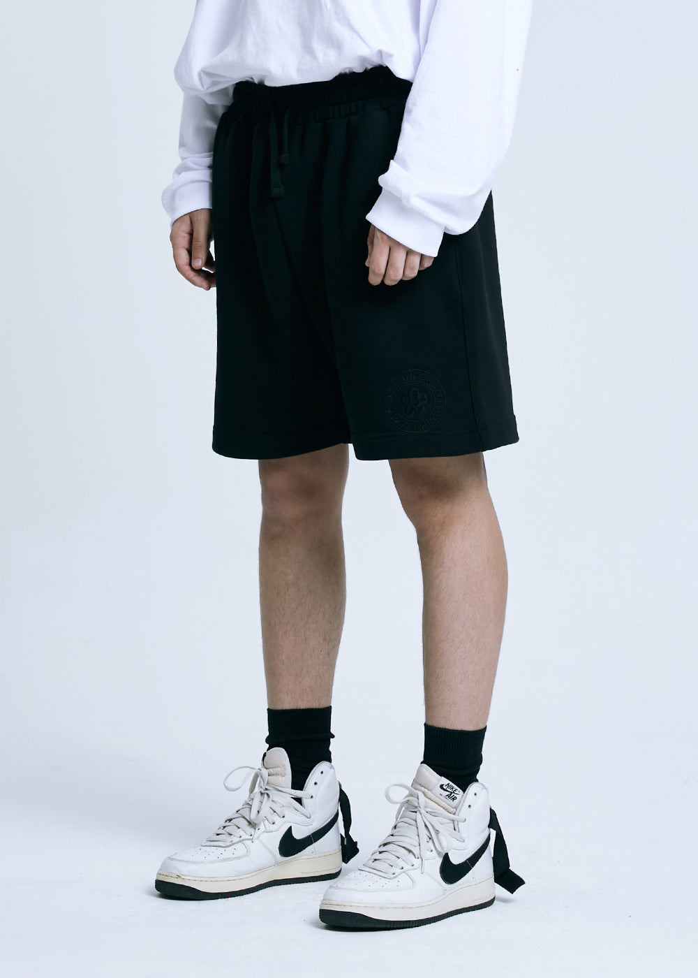 EMBLEM EMBROIDERRY SWEAT SHORTS_BLACK