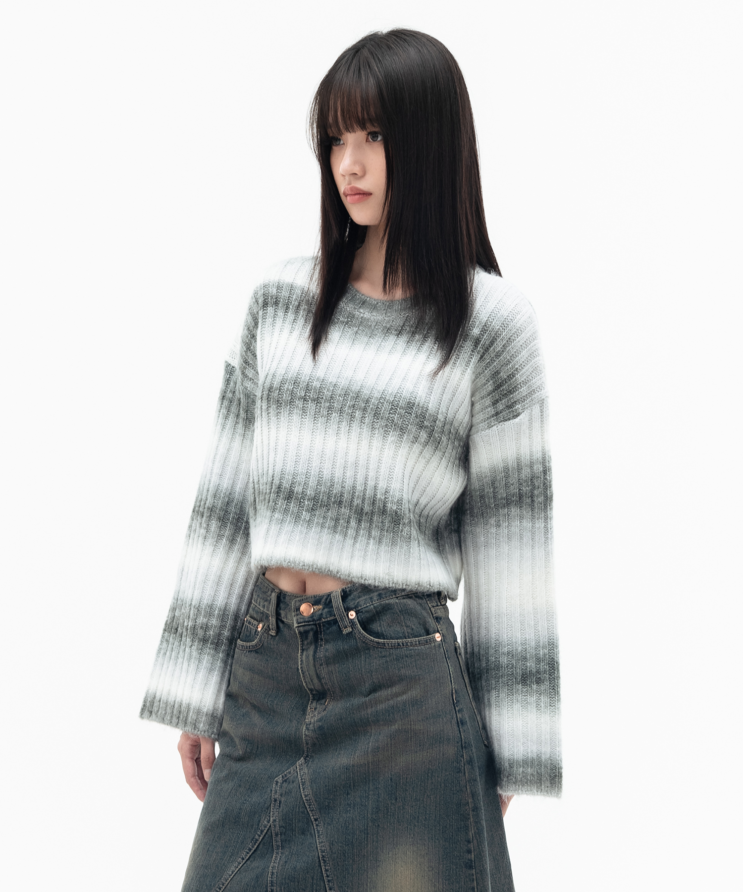 Blur stripe crop knit_gray